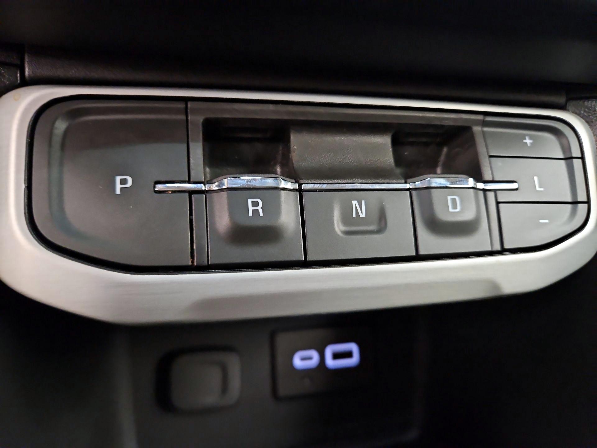 Thumbnail: 2023 GMC Acadia - 18