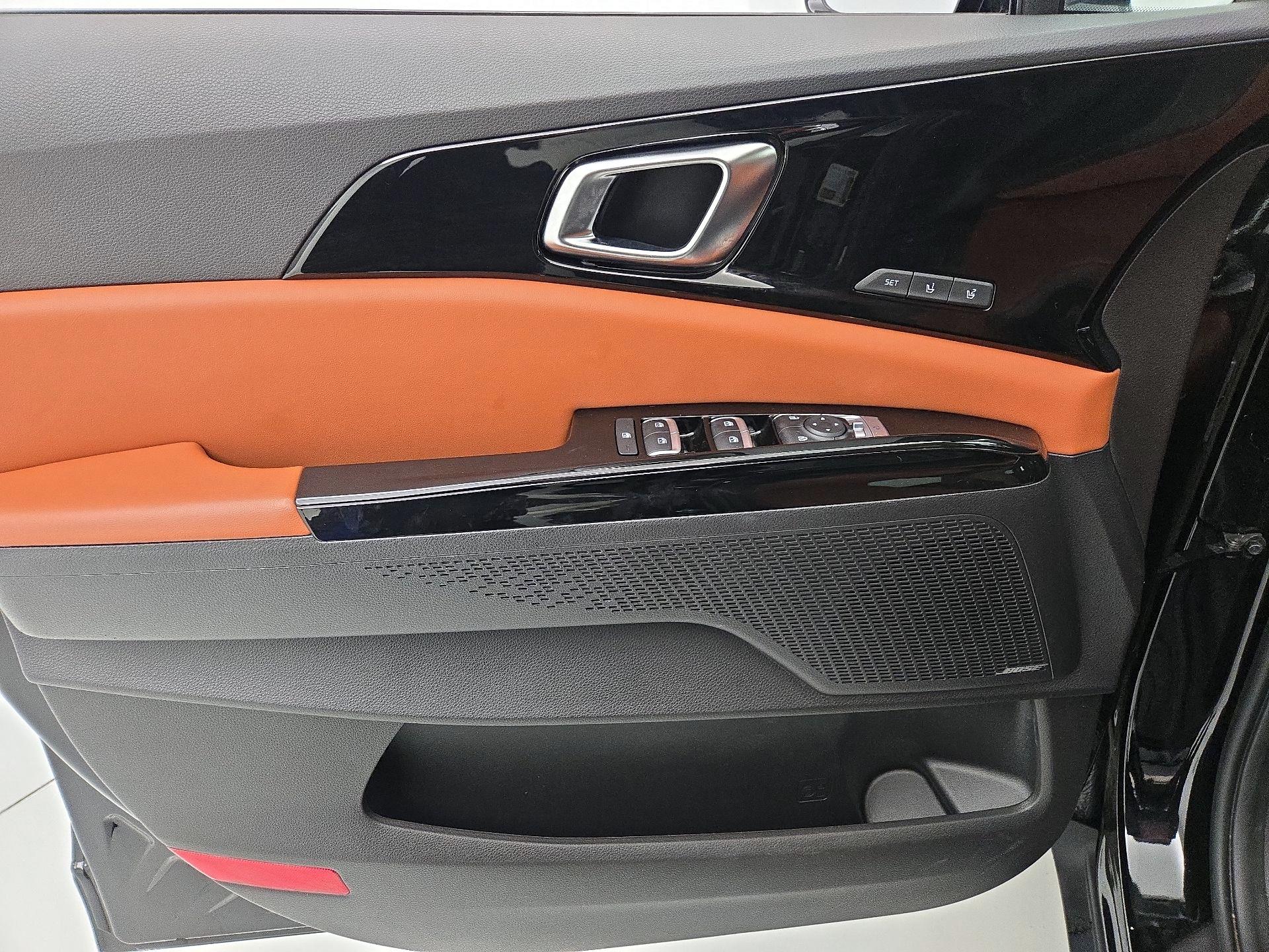 Thumbnail: 2023 Kia Carnival - 12