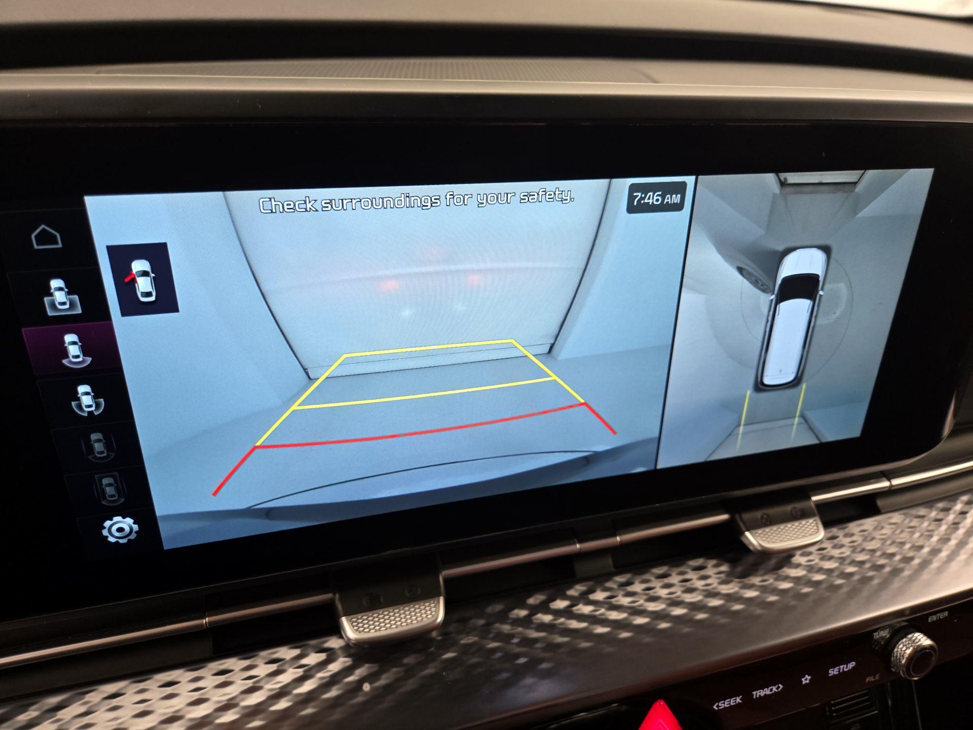 Thumbnail: 2023 Kia Carnival - 15