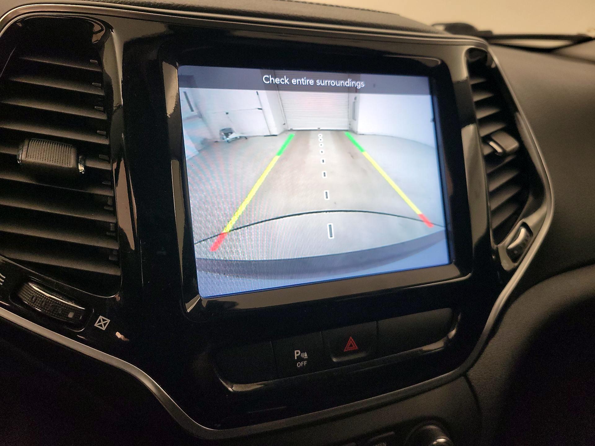 Thumbnail: 2020 Jeep Cherokee - 14