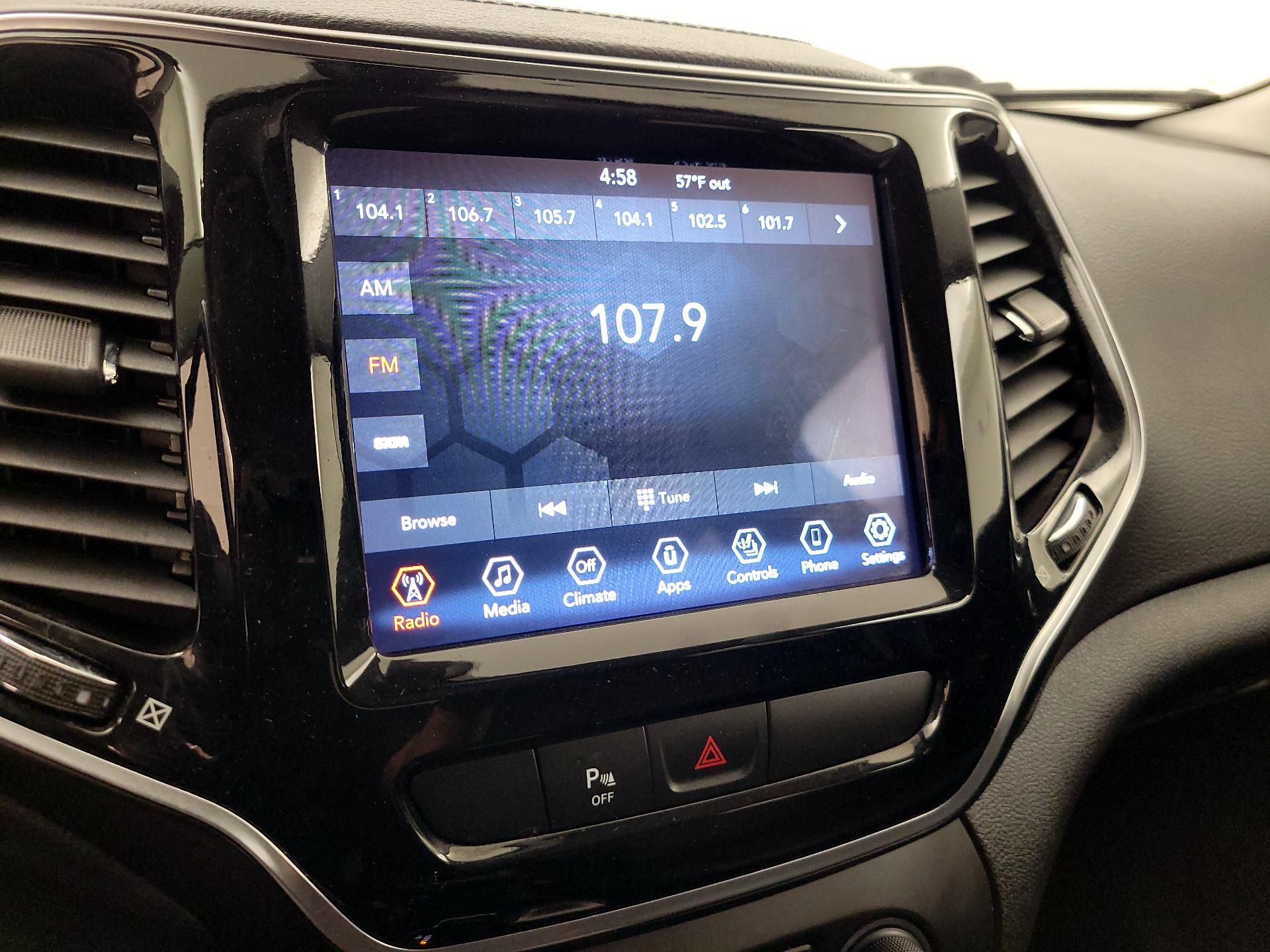 Thumbnail: 2020 Jeep Cherokee - 15