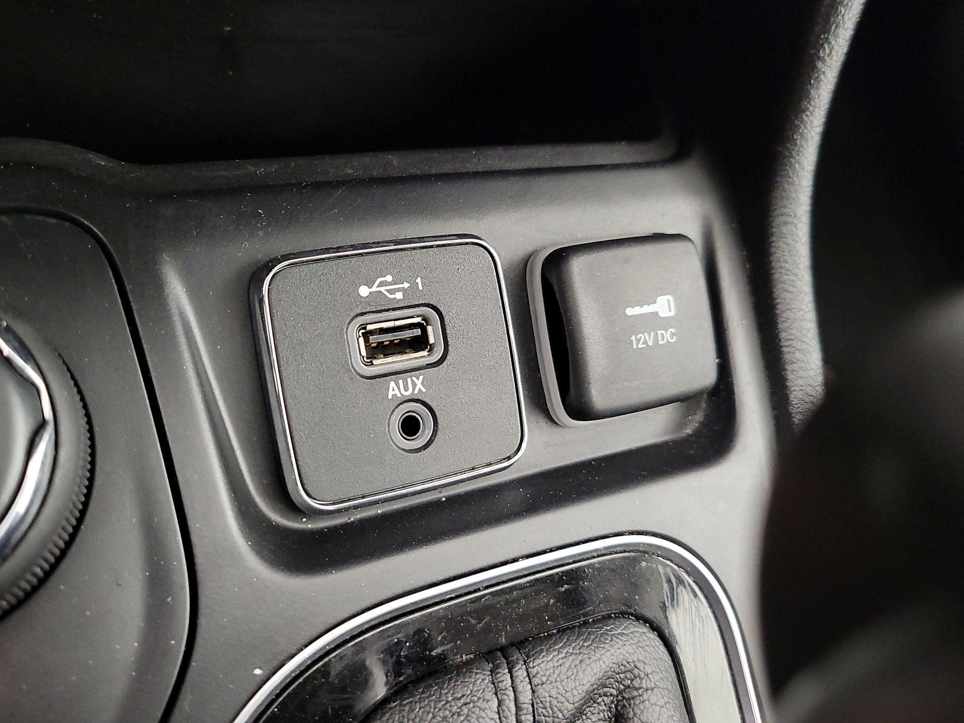 Thumbnail: 2020 Jeep Cherokee - 18