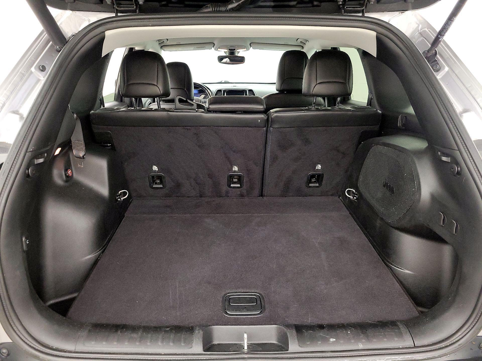 Thumbnail: 2020 Jeep Cherokee - 20