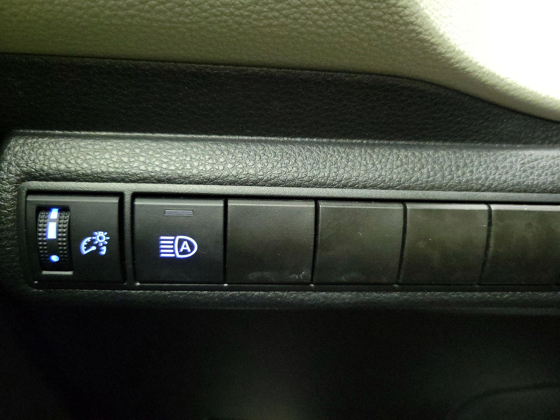 Thumbnail: 2022 Toyota Corolla - 13