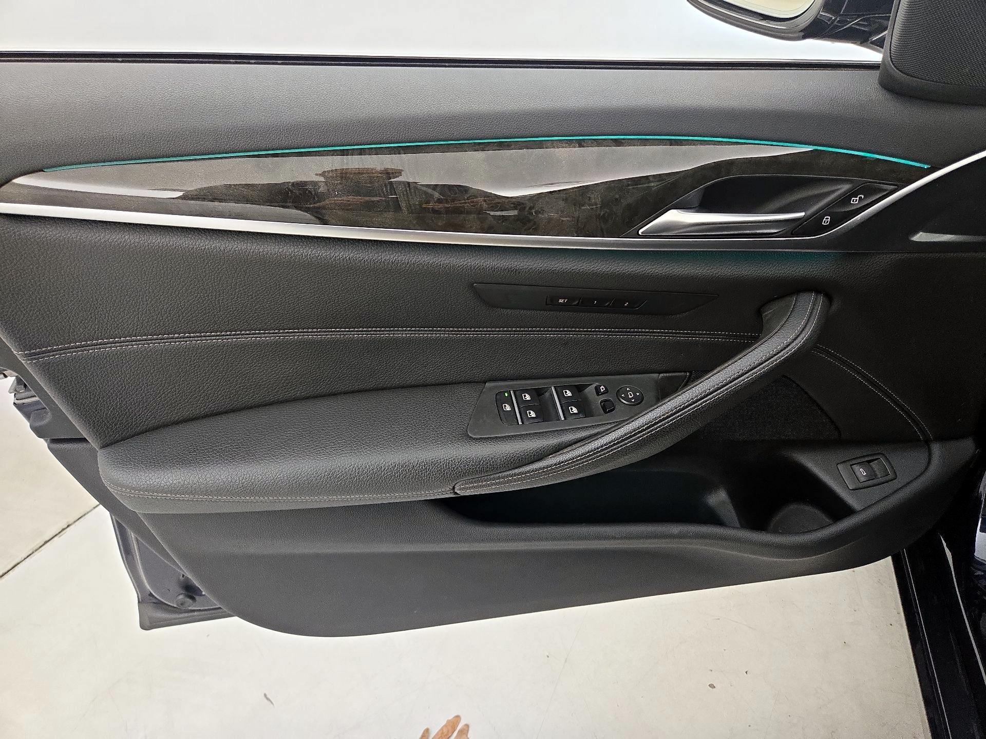 Thumbnail: 2020 BMW 5 Series - 12