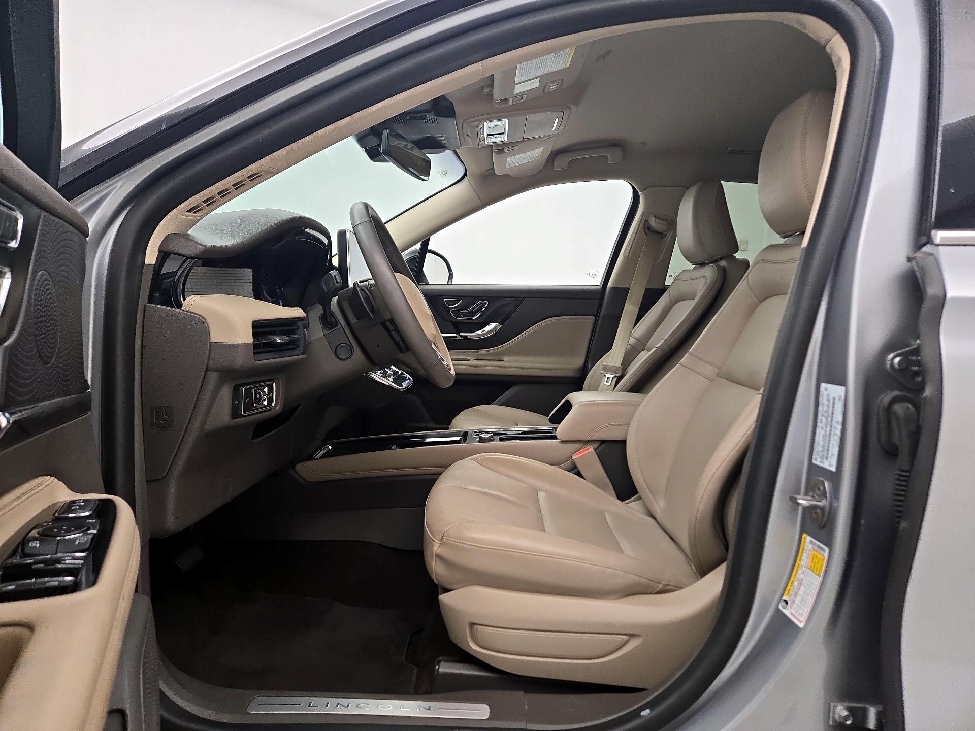 Thumbnail: 2023 Lincoln Corsair - 11