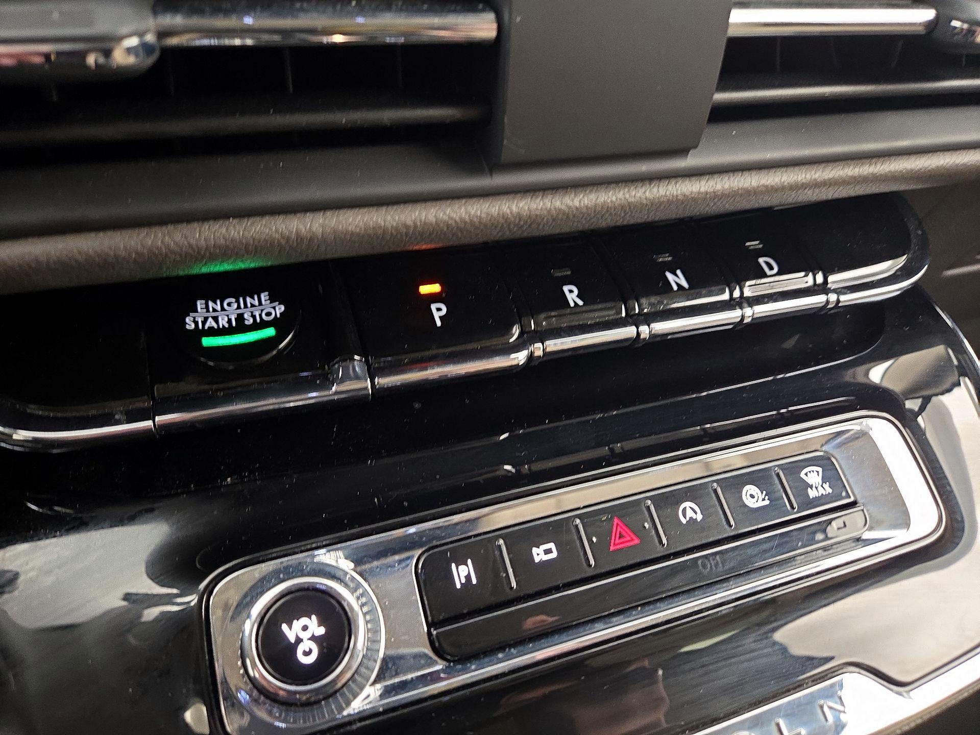 Thumbnail: 2023 Lincoln Corsair - 18