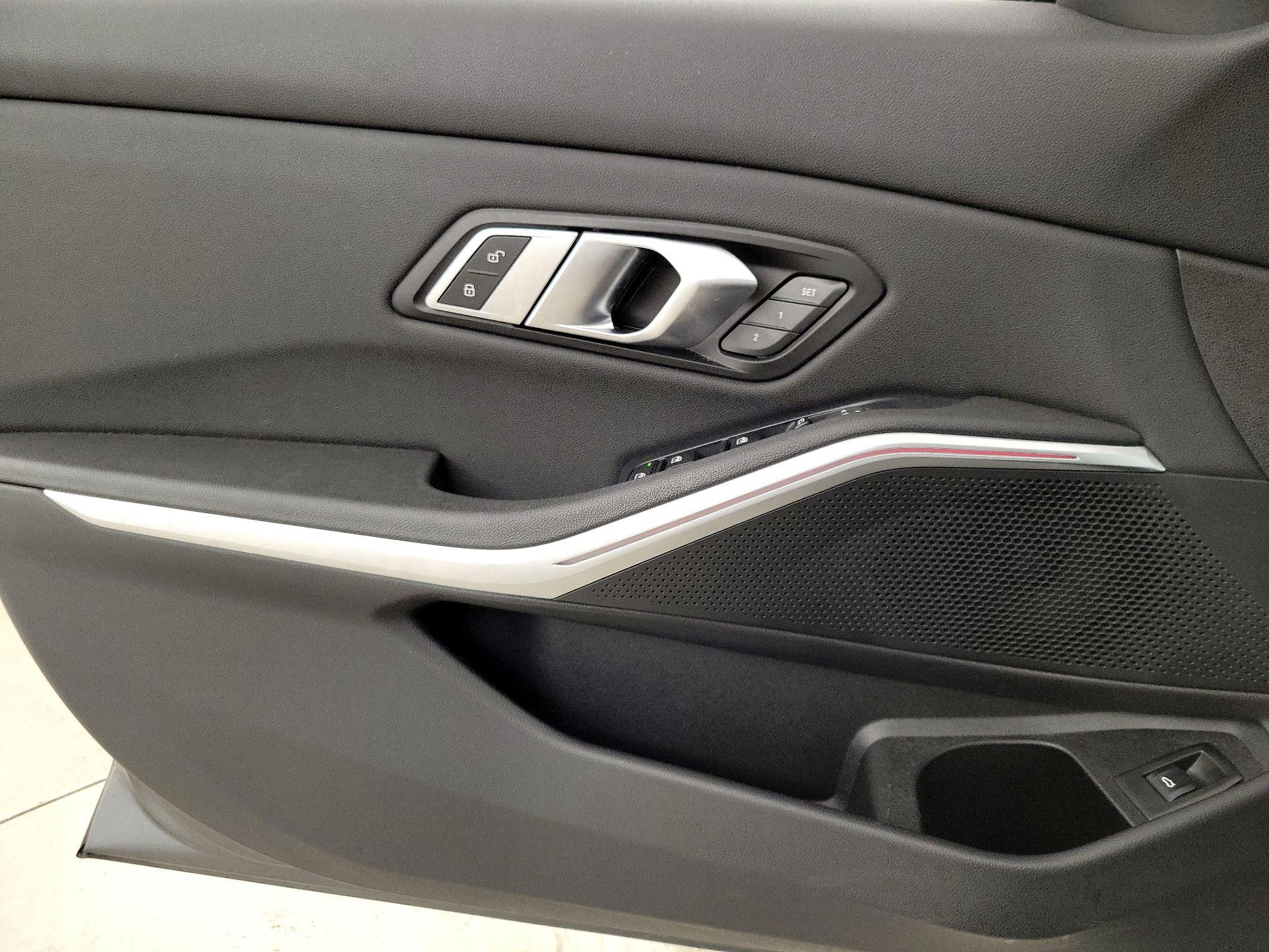 Thumbnail: 2021 BMW 3 Series - 12