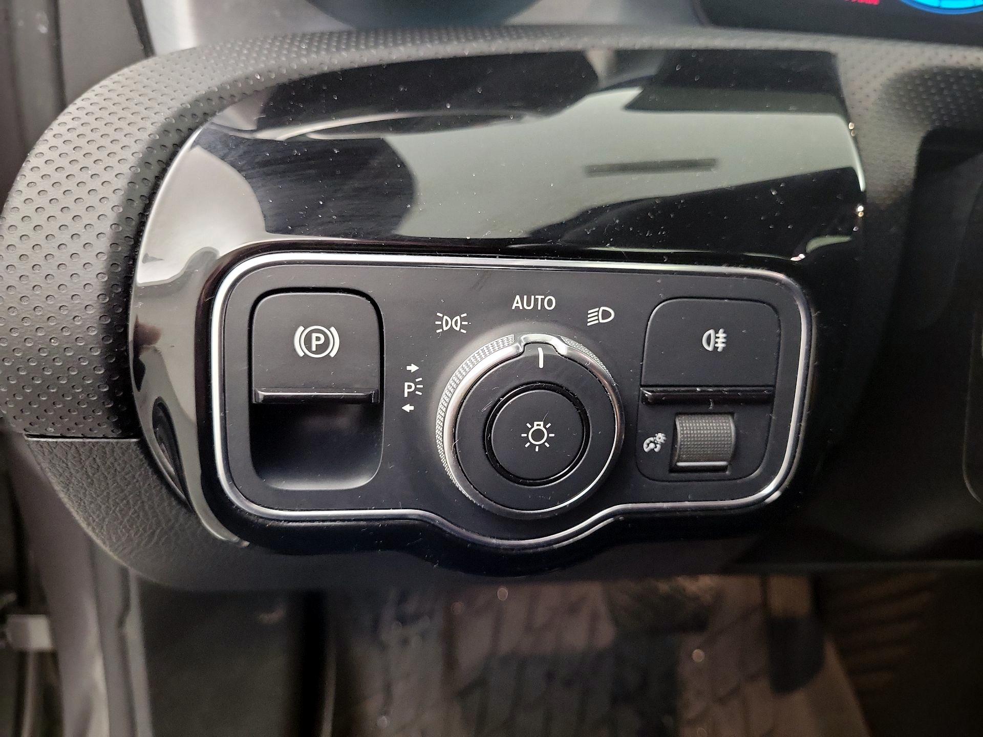 Thumbnail: 2021 Mercedes-Benz A-Class - 11