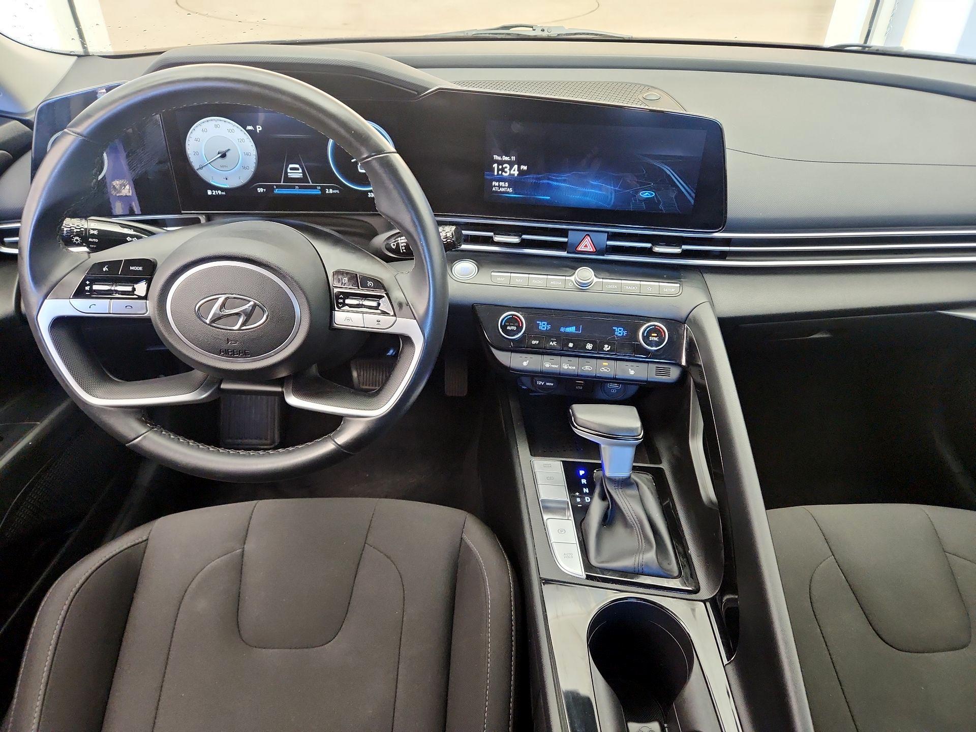 Thumbnail: 2023 Hyundai Elantra - 9