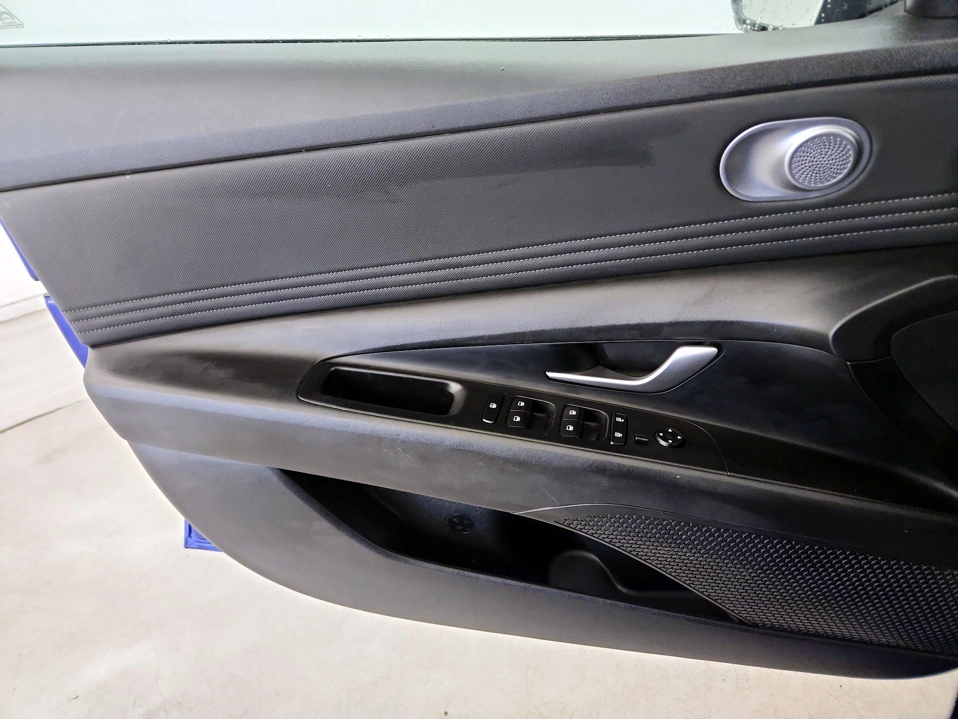 Thumbnail: 2023 Hyundai Elantra - 12