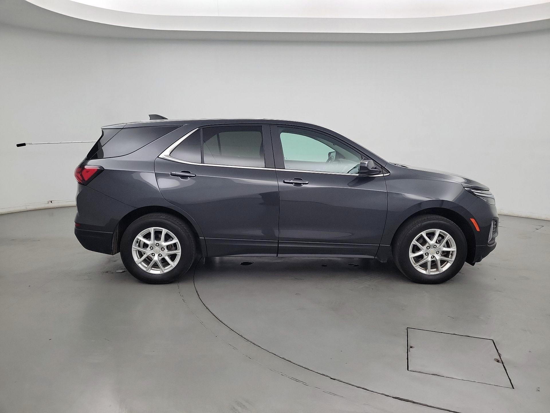 Thumbnail: 2022 Chevrolet Equinox - 4