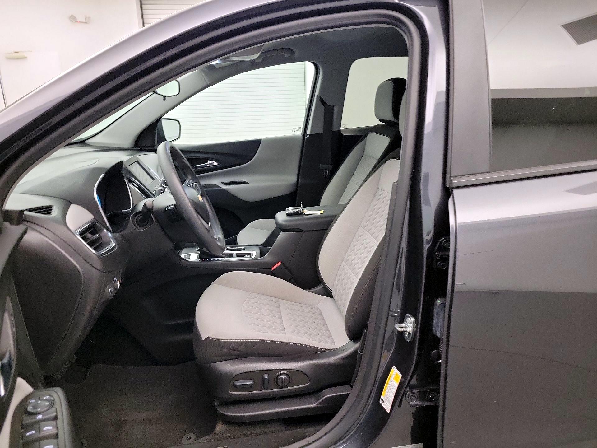 Thumbnail: 2022 Chevrolet Equinox - 9