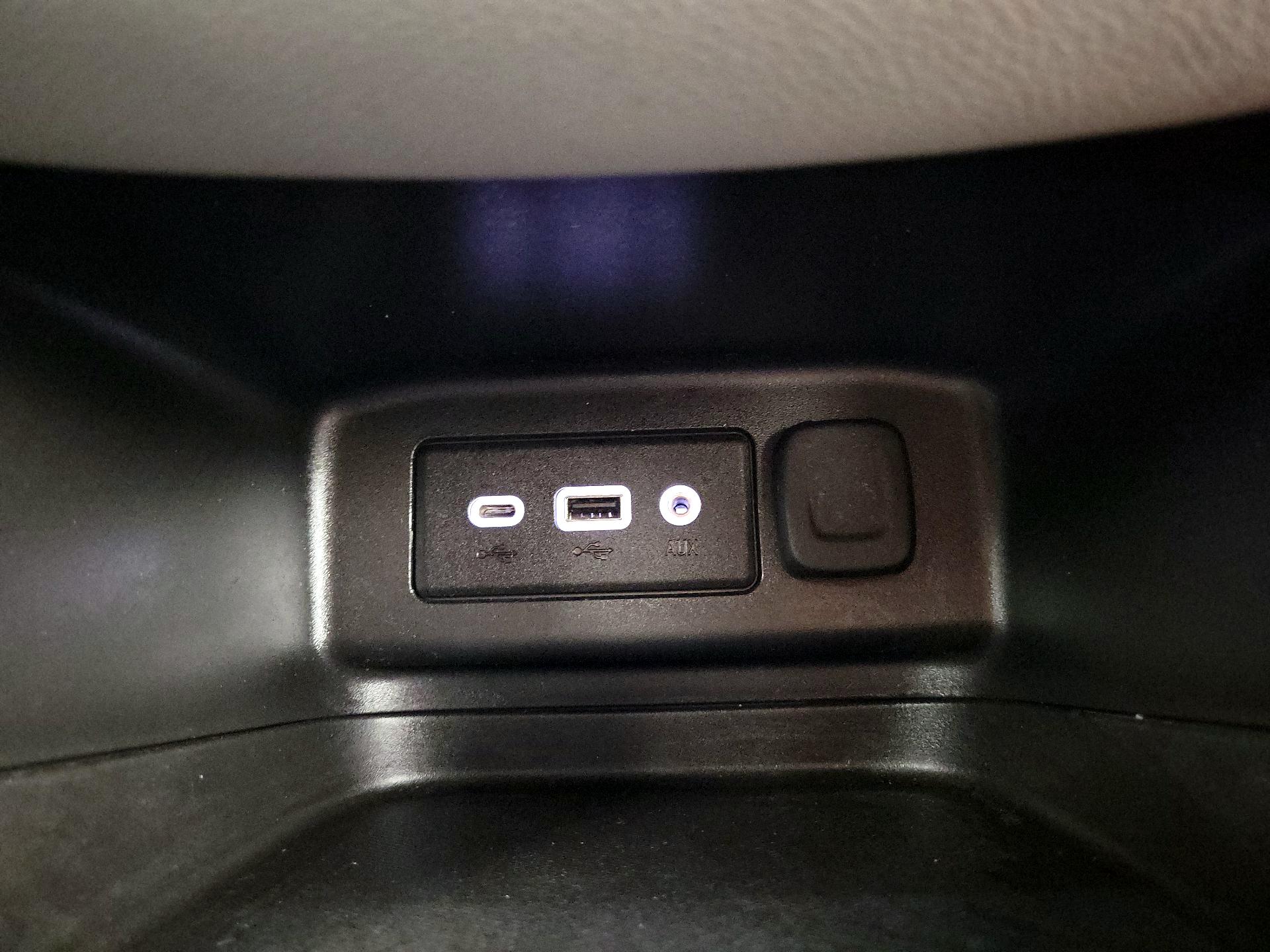 Thumbnail: 2022 Chevrolet Equinox - 16