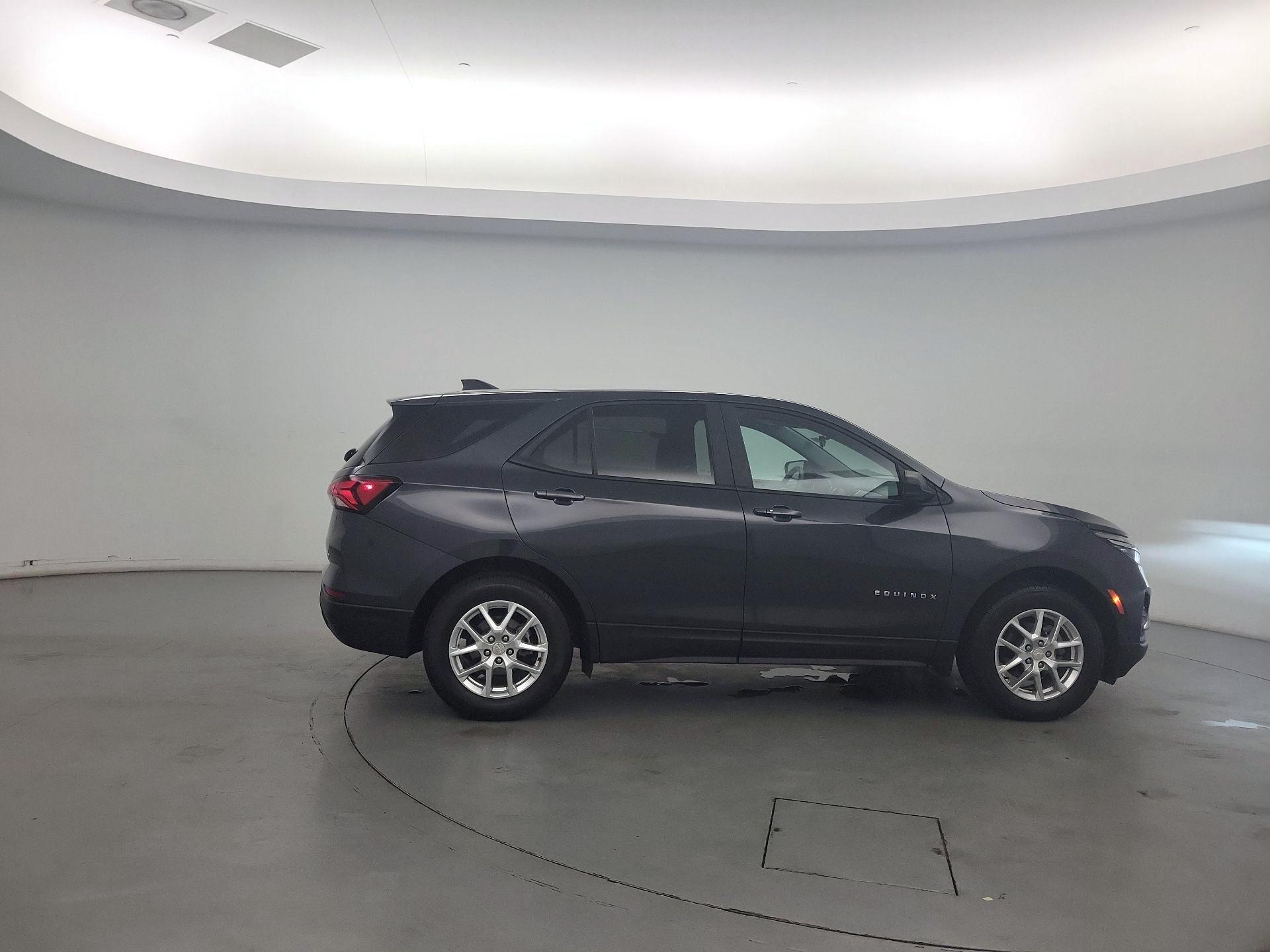 Thumbnail: 2022 Chevrolet Equinox - 4