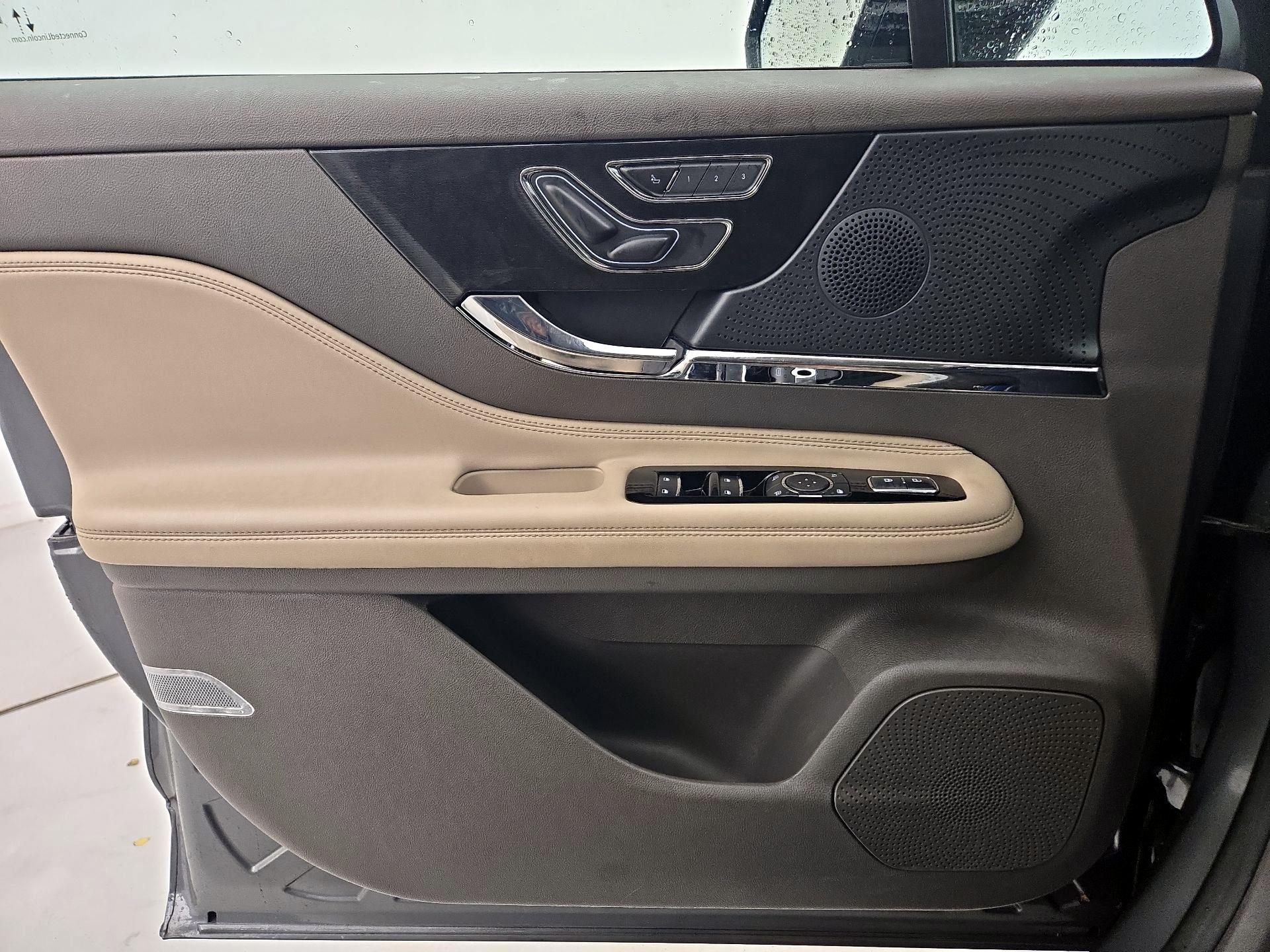 Thumbnail: 2024 Lincoln Corsair - 12