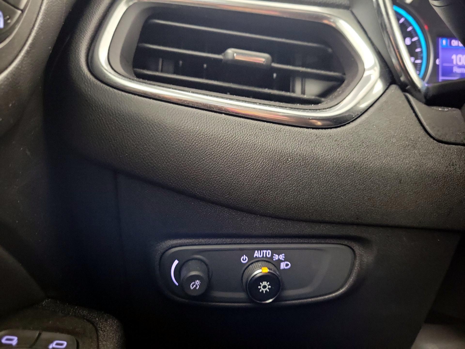 Thumbnail: 2022 Chevrolet Equinox - 11