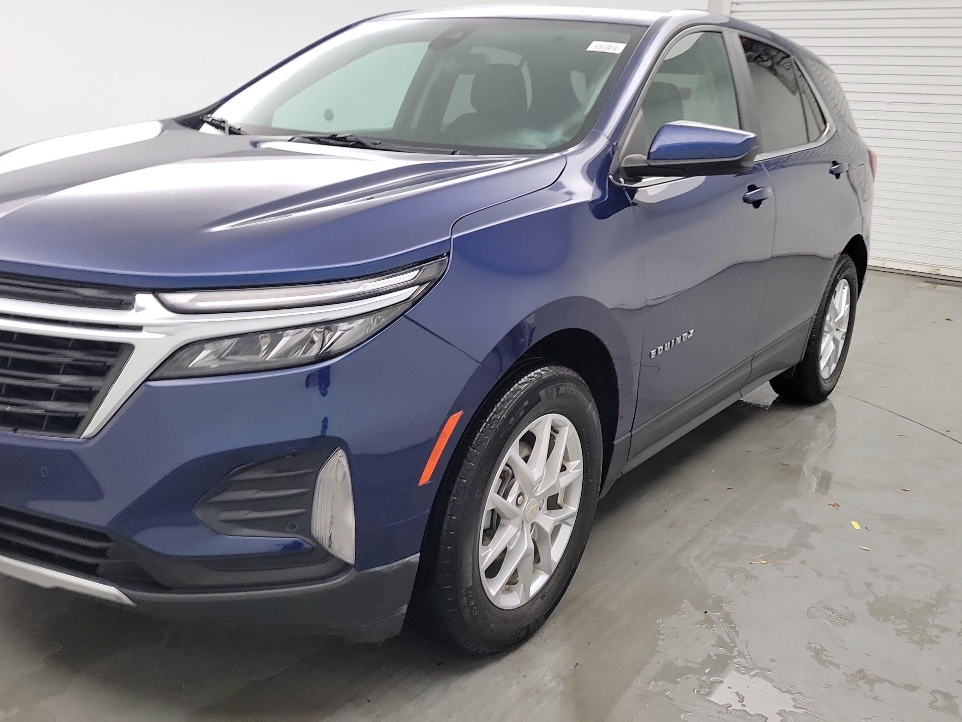 Thumbnail: 2022 Chevrolet Equinox - 3