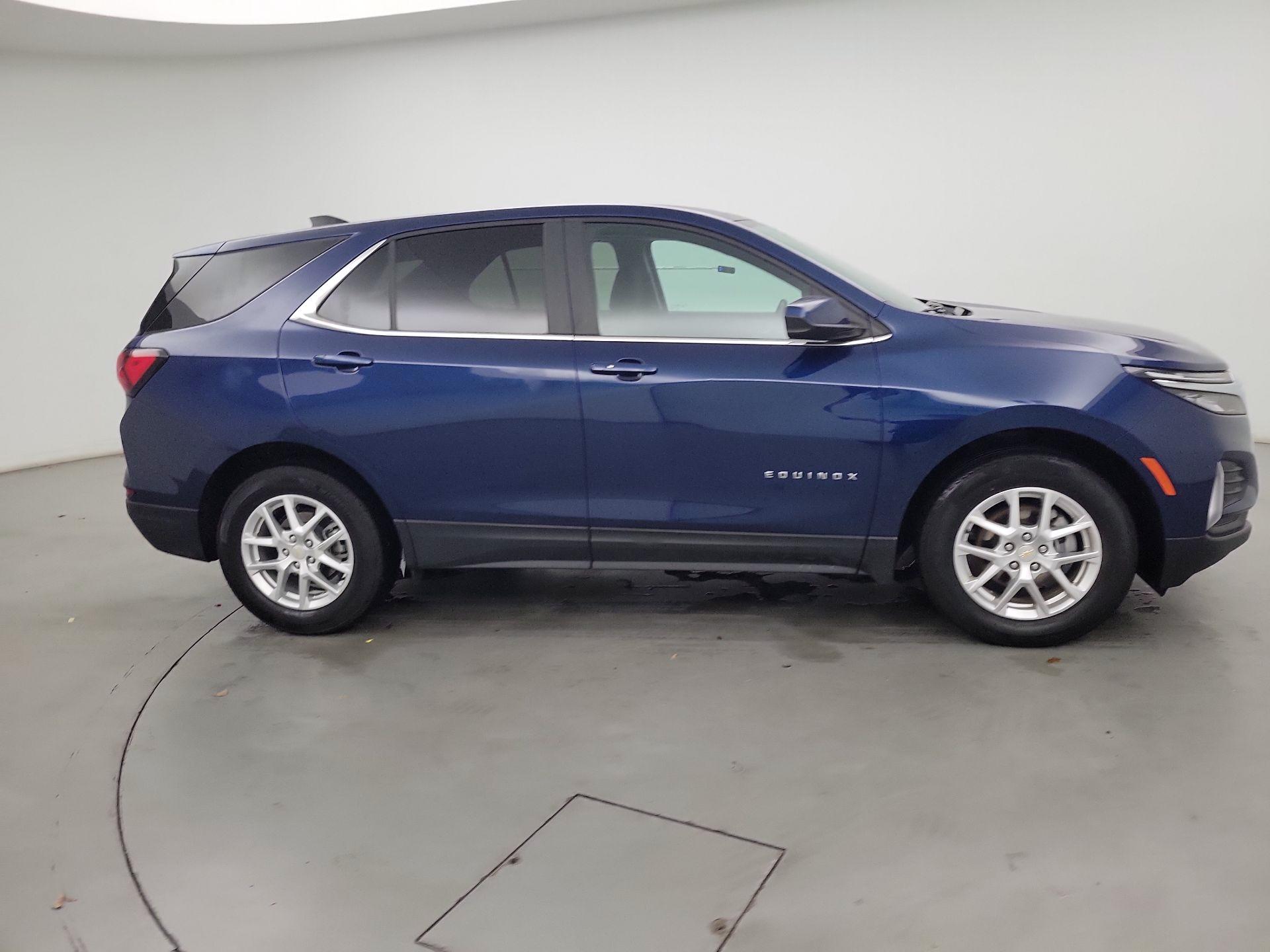 Thumbnail: 2022 Chevrolet Equinox - 4