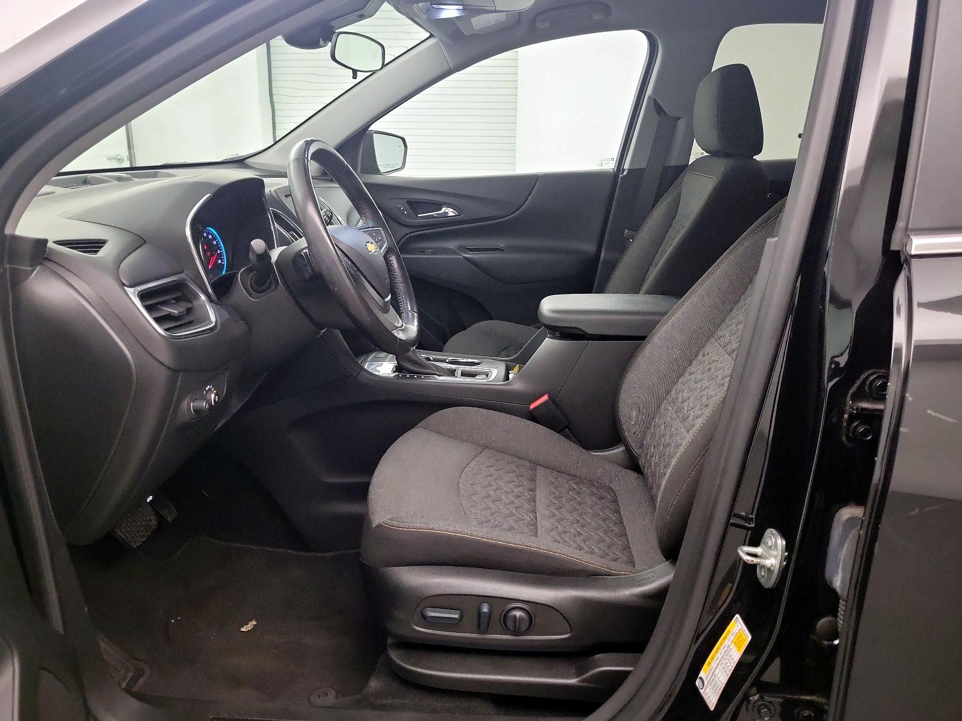 Thumbnail: 2022 Chevrolet Equinox - 9