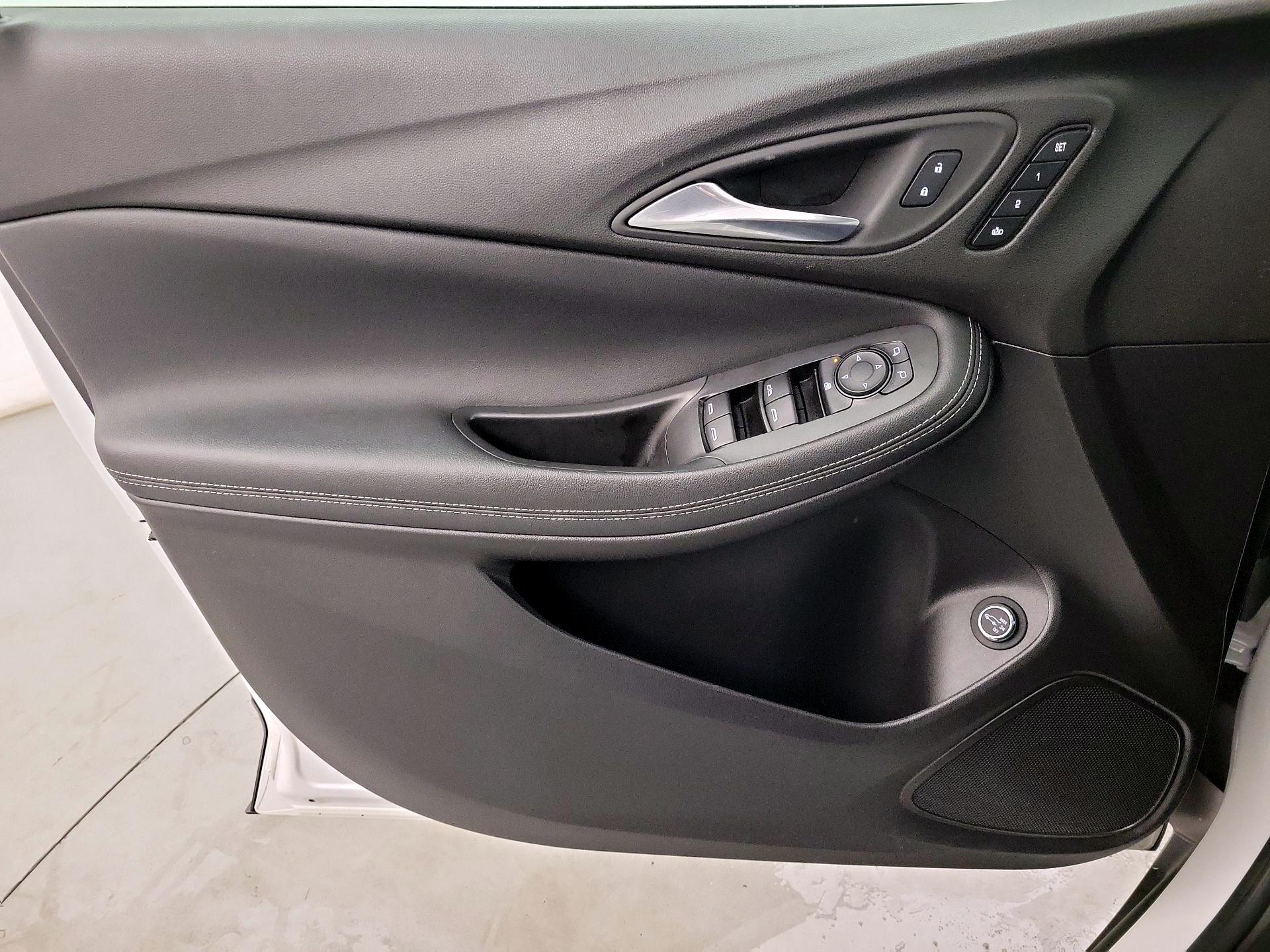 Thumbnail: 2022 Buick Encore GX - 10