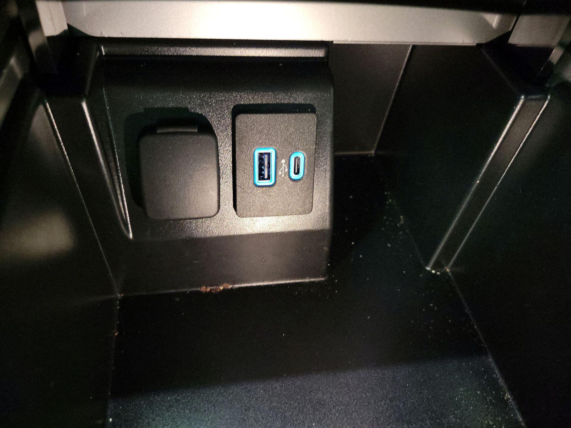 Thumbnail: 2023 Ford Explorer - 18