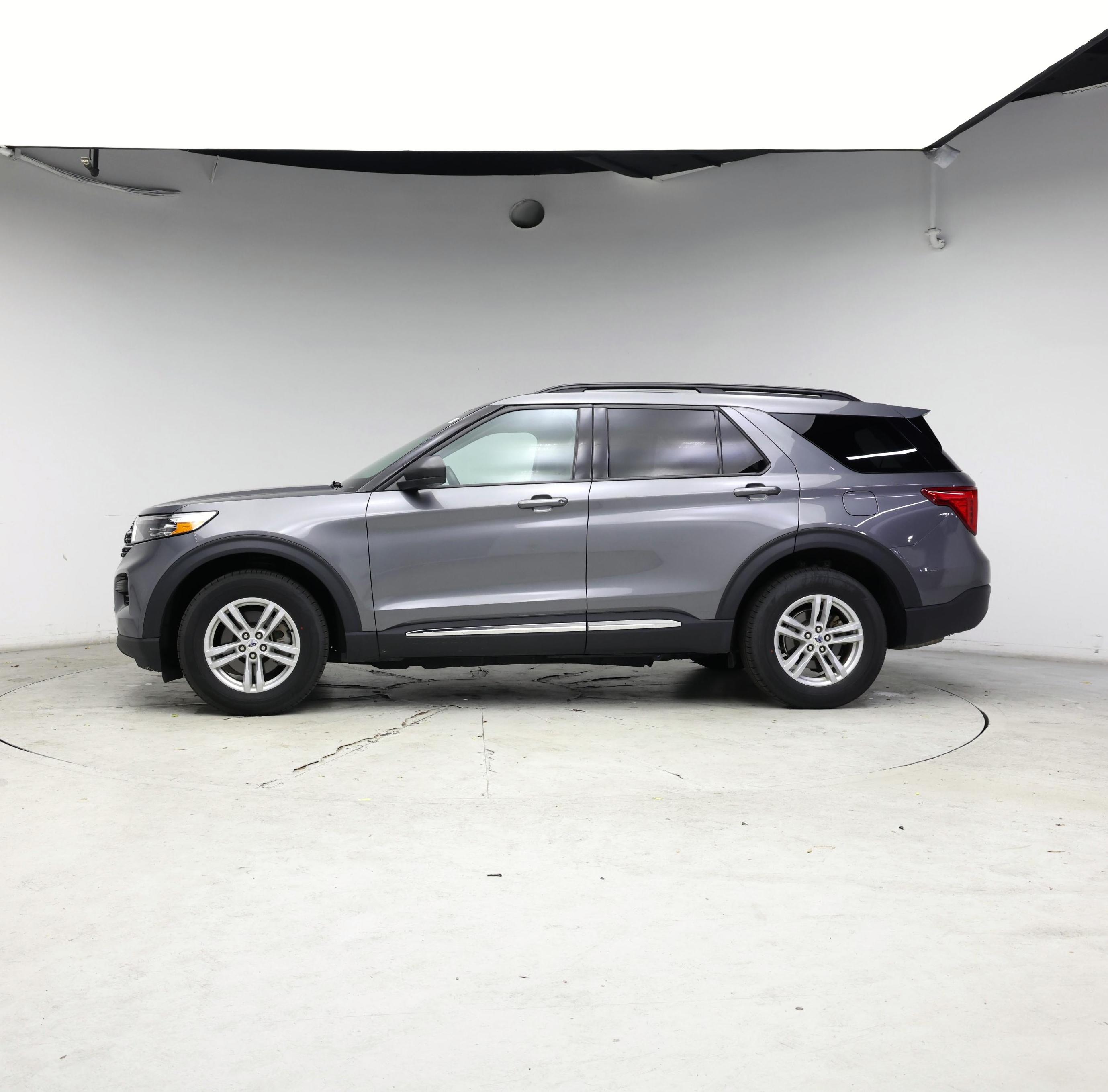 Thumbnail: 2023 Ford Explorer - 3