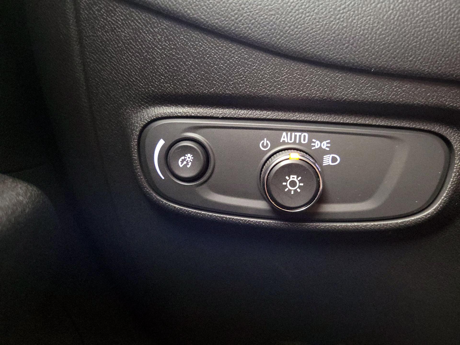 Thumbnail: 2022 Chevrolet Equinox - 11