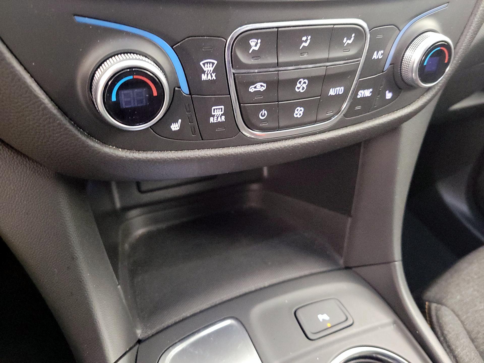 Thumbnail: 2022 Chevrolet Equinox - 16