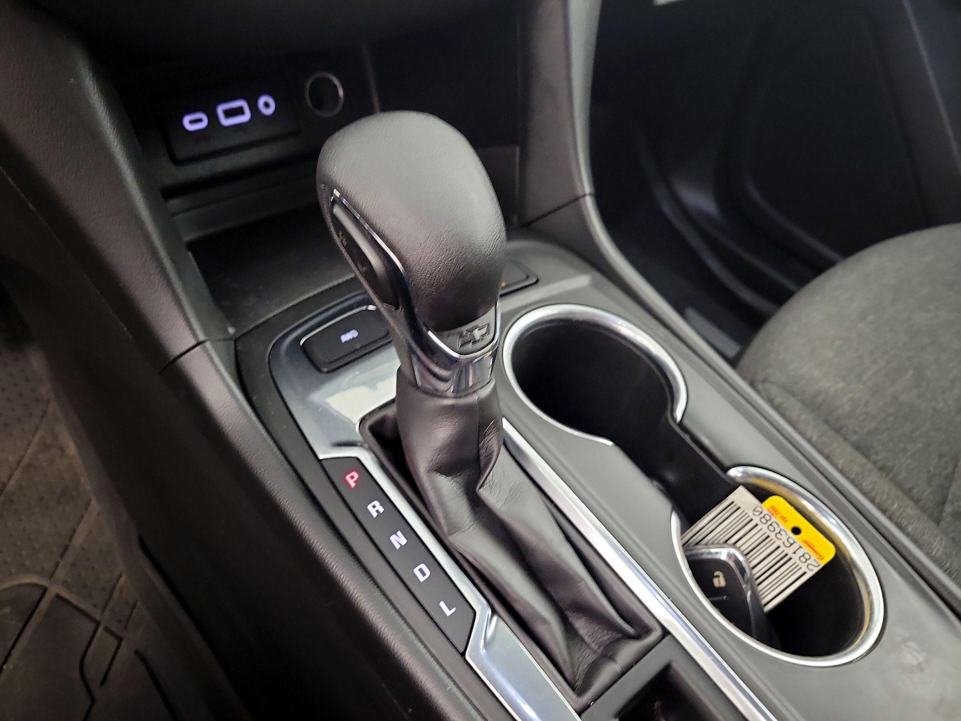 Thumbnail: 2022 Chevrolet Equinox - 15