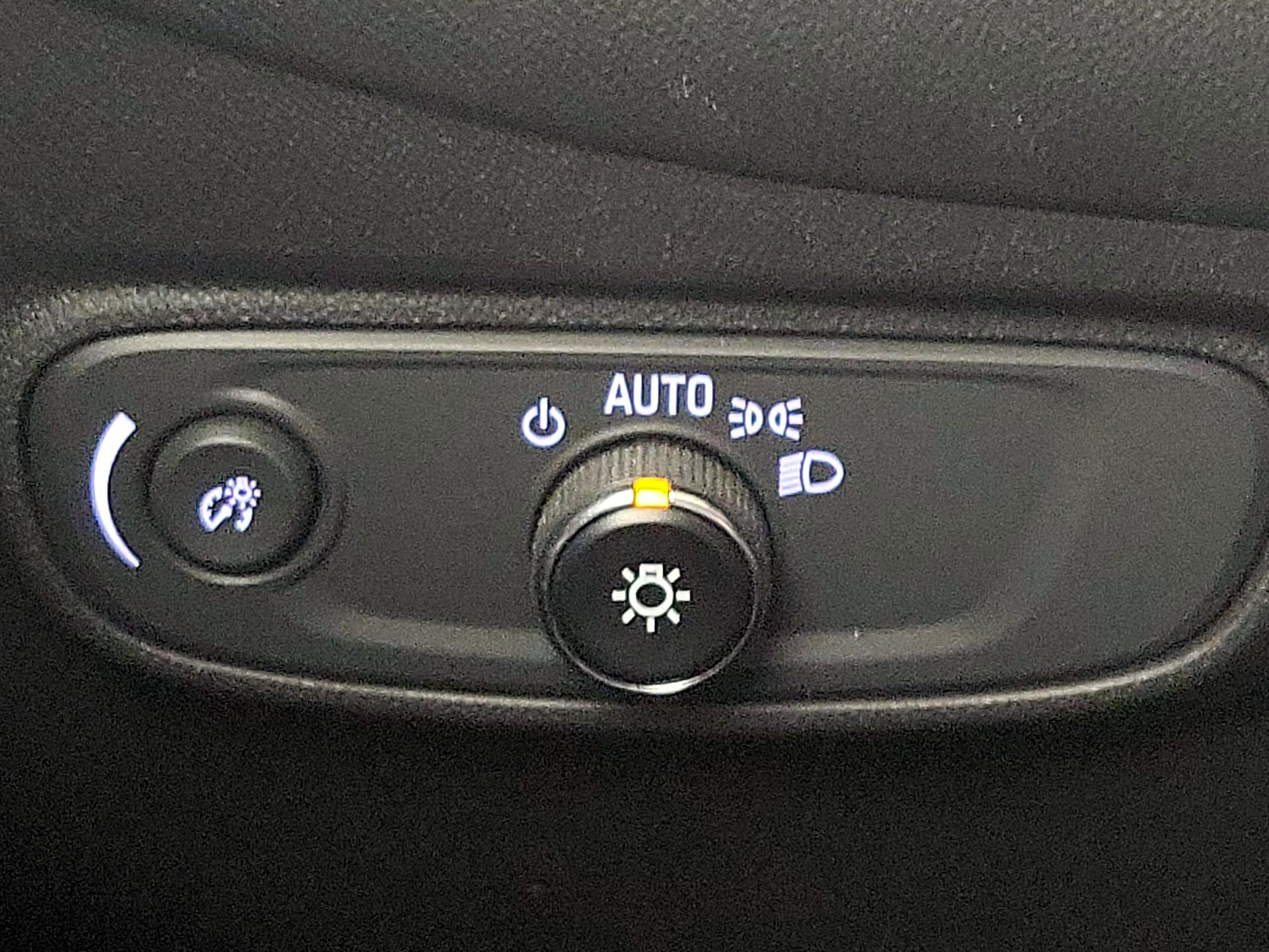 Thumbnail: 2022 Chevrolet Equinox - 13