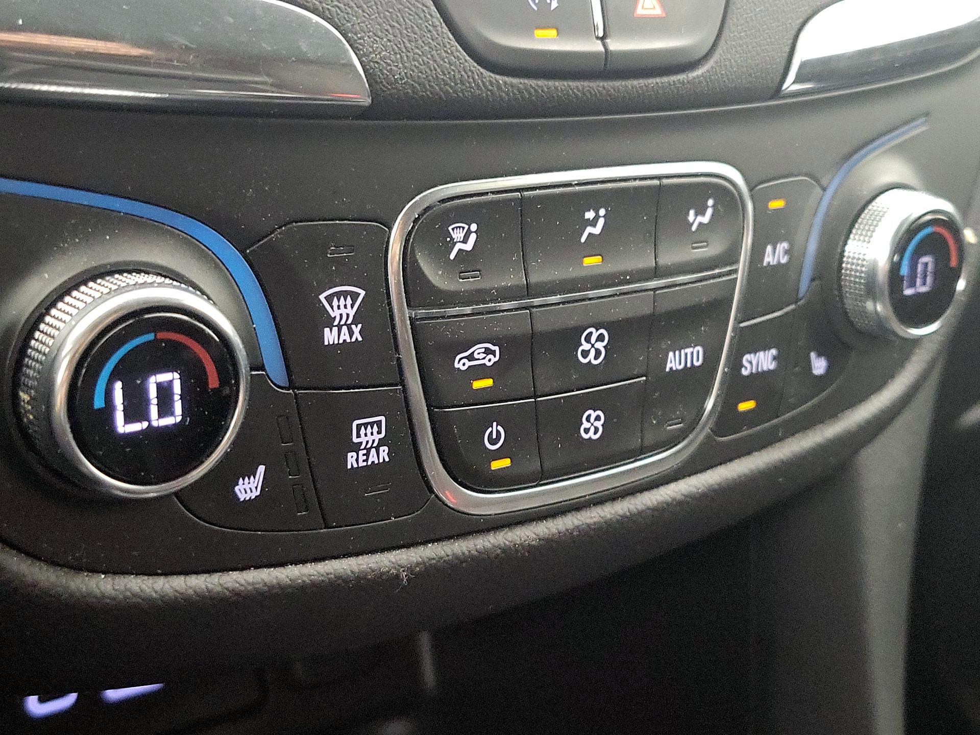 Thumbnail: 2022 Chevrolet Equinox - 16