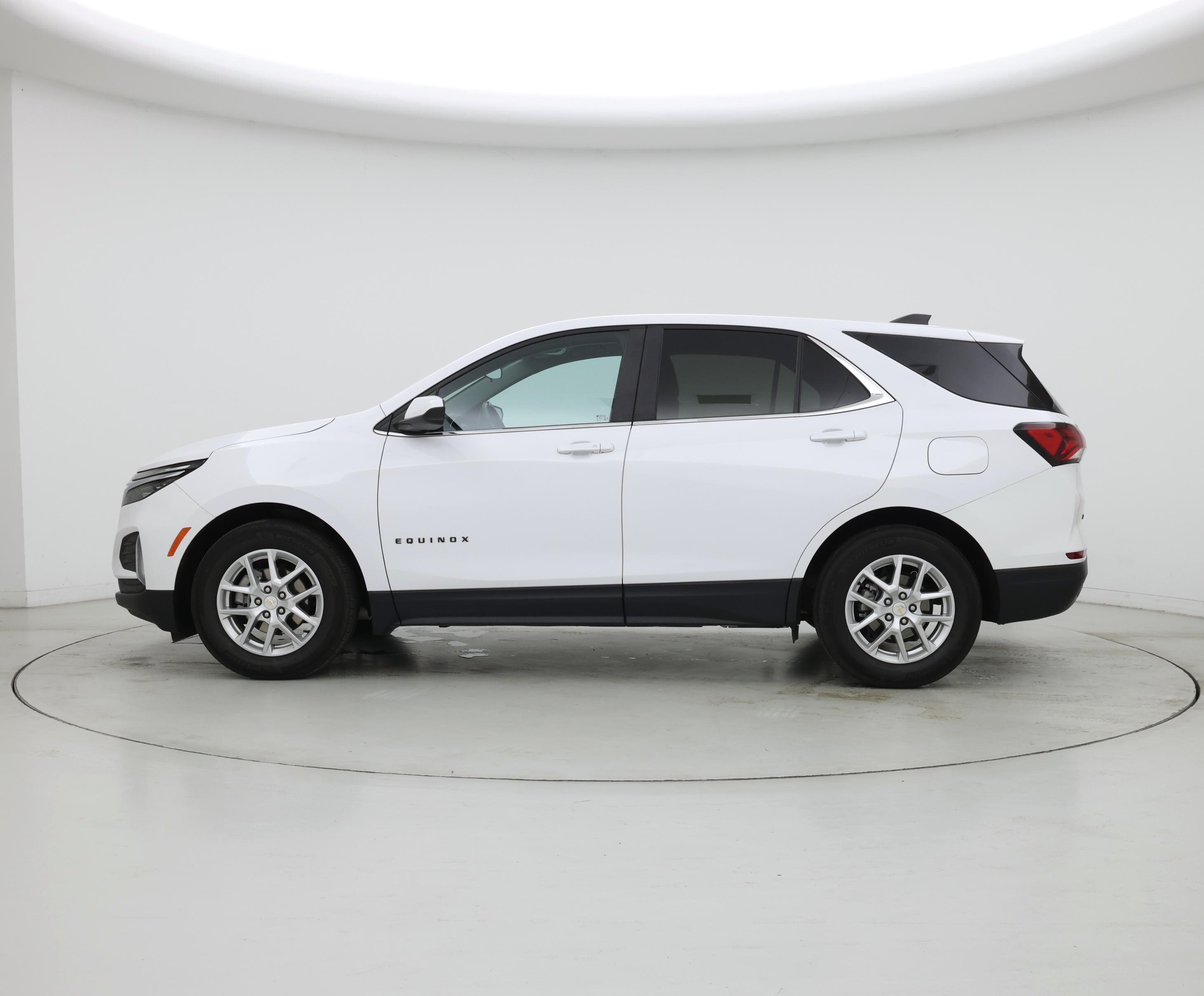 Thumbnail: 2022 Chevrolet Equinox - 3