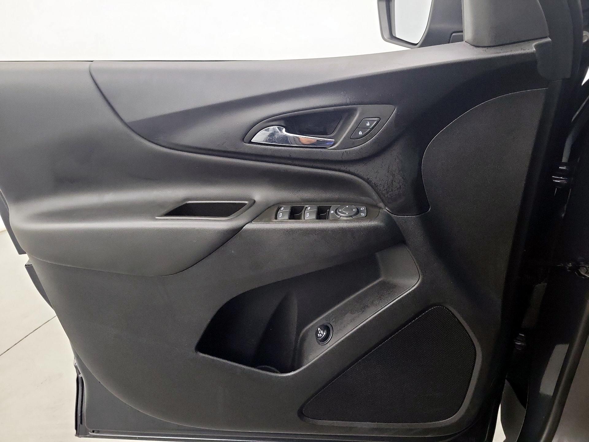 Thumbnail: 2023 Chevrolet Equinox - 10