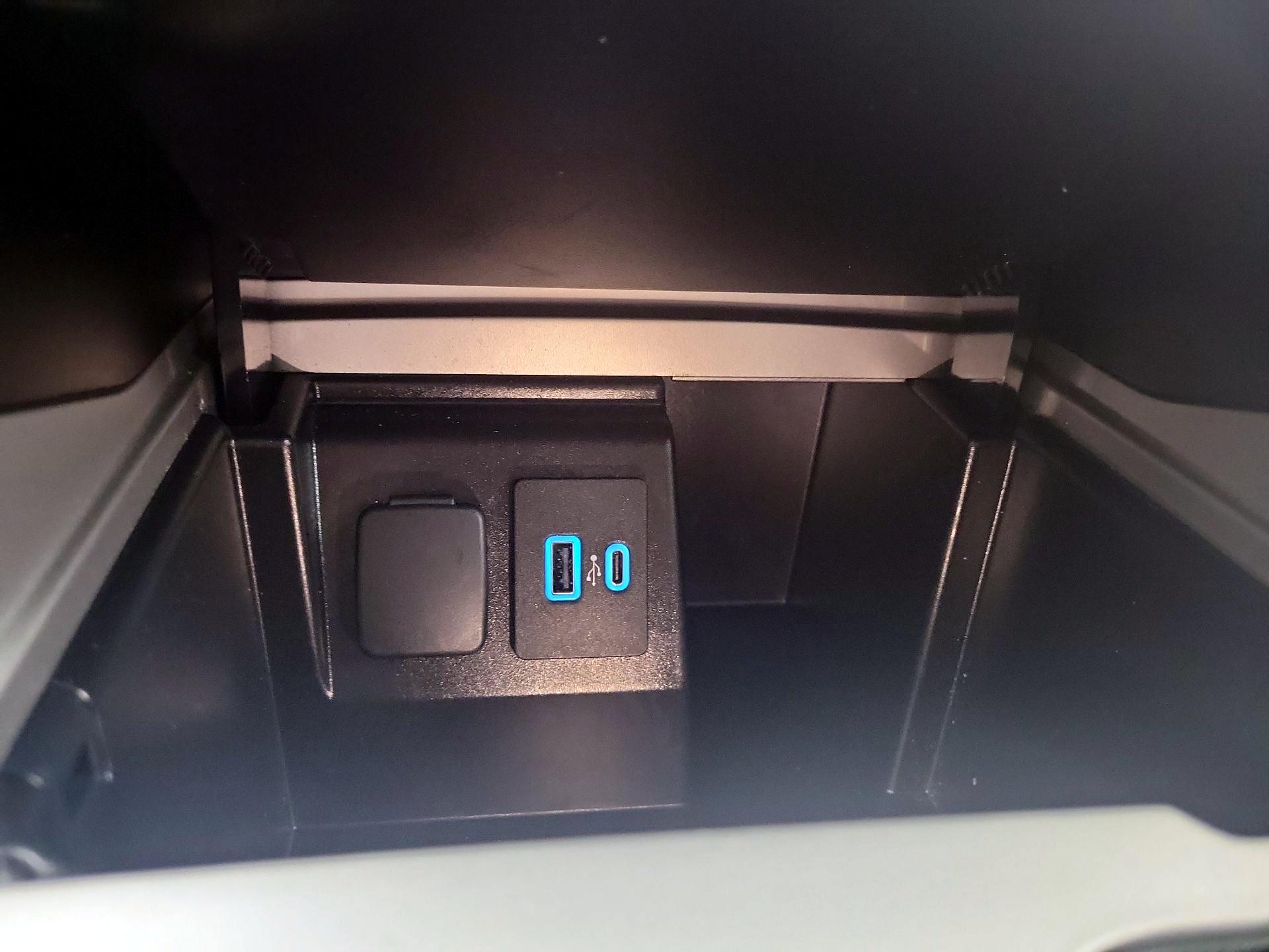 Thumbnail: 2023 Ford Explorer - 16