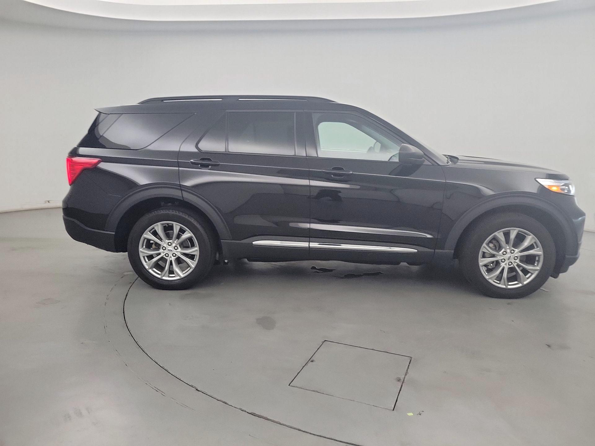 Thumbnail: 2023 Ford Explorer - 4