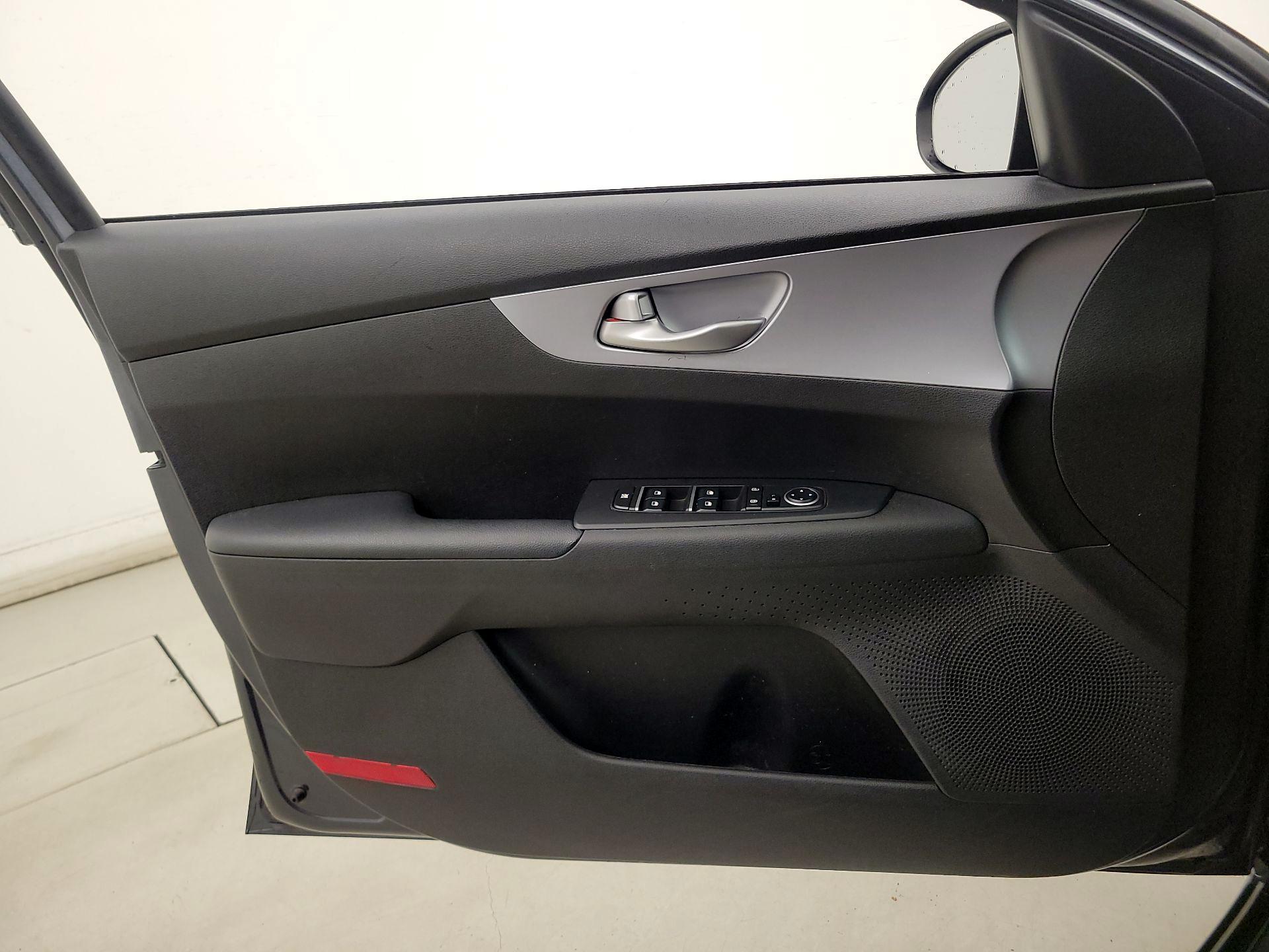 Thumbnail: 2023 Kia Forte - 12