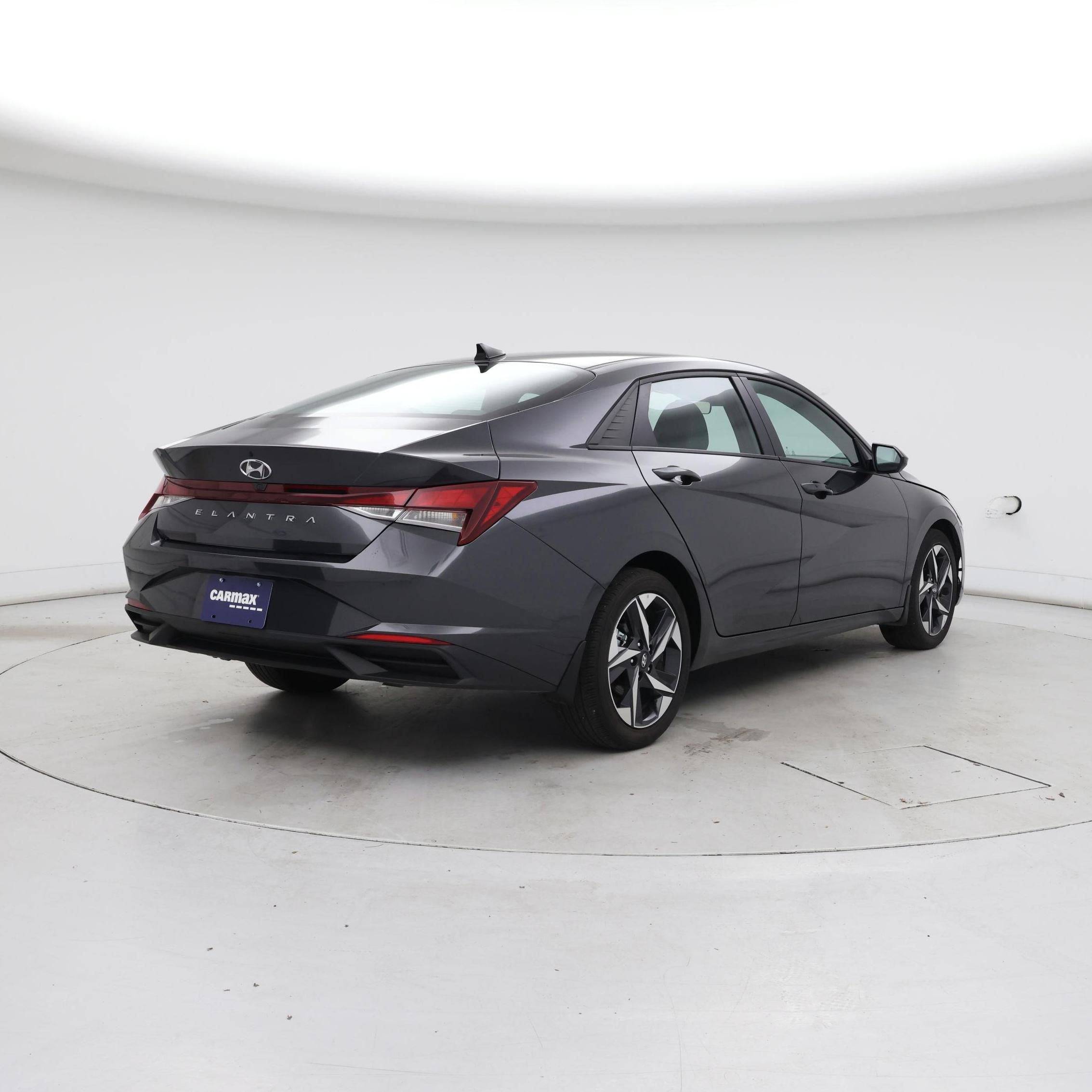 Thumbnail: 2023 Hyundai Elantra - 8