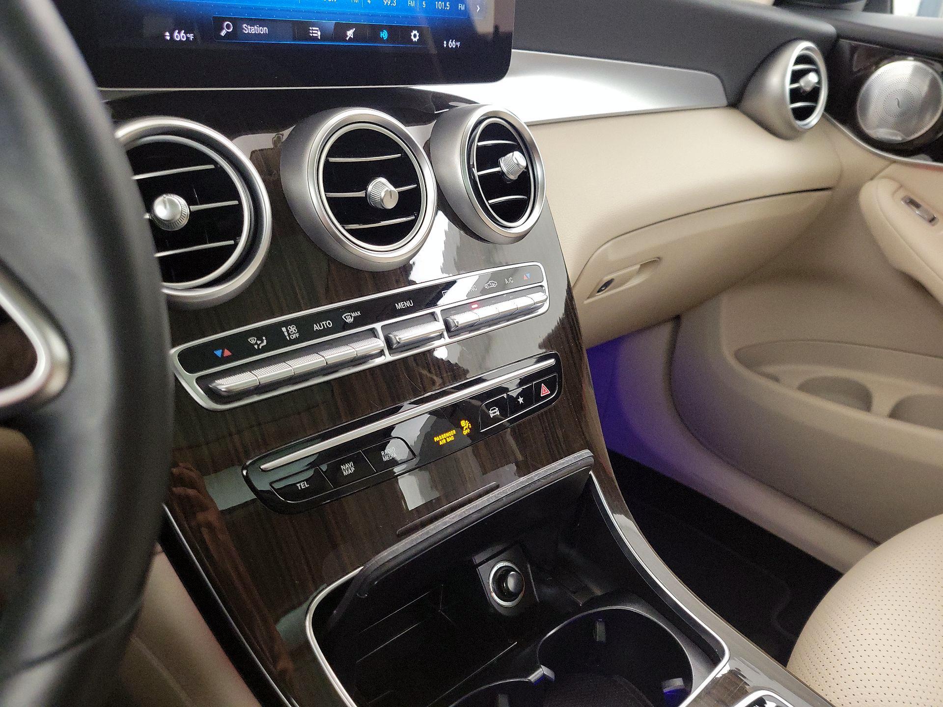 Thumbnail: 2020 Mercedes-Benz GLC - 16