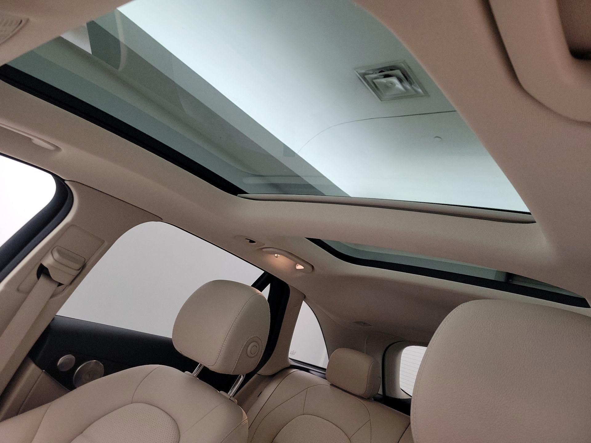 Thumbnail: 2020 Mercedes-Benz GLC - 19