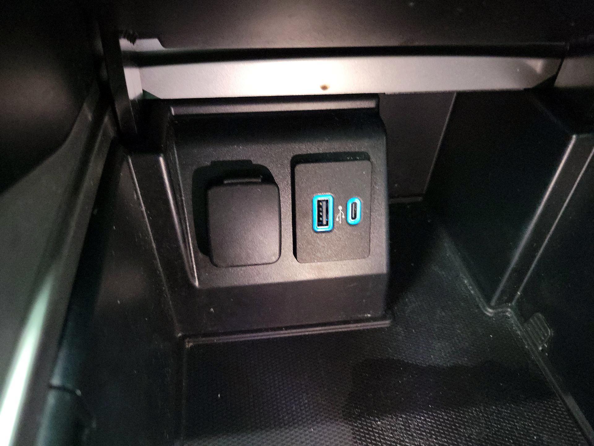 Thumbnail: 2020 Ford Explorer - 19