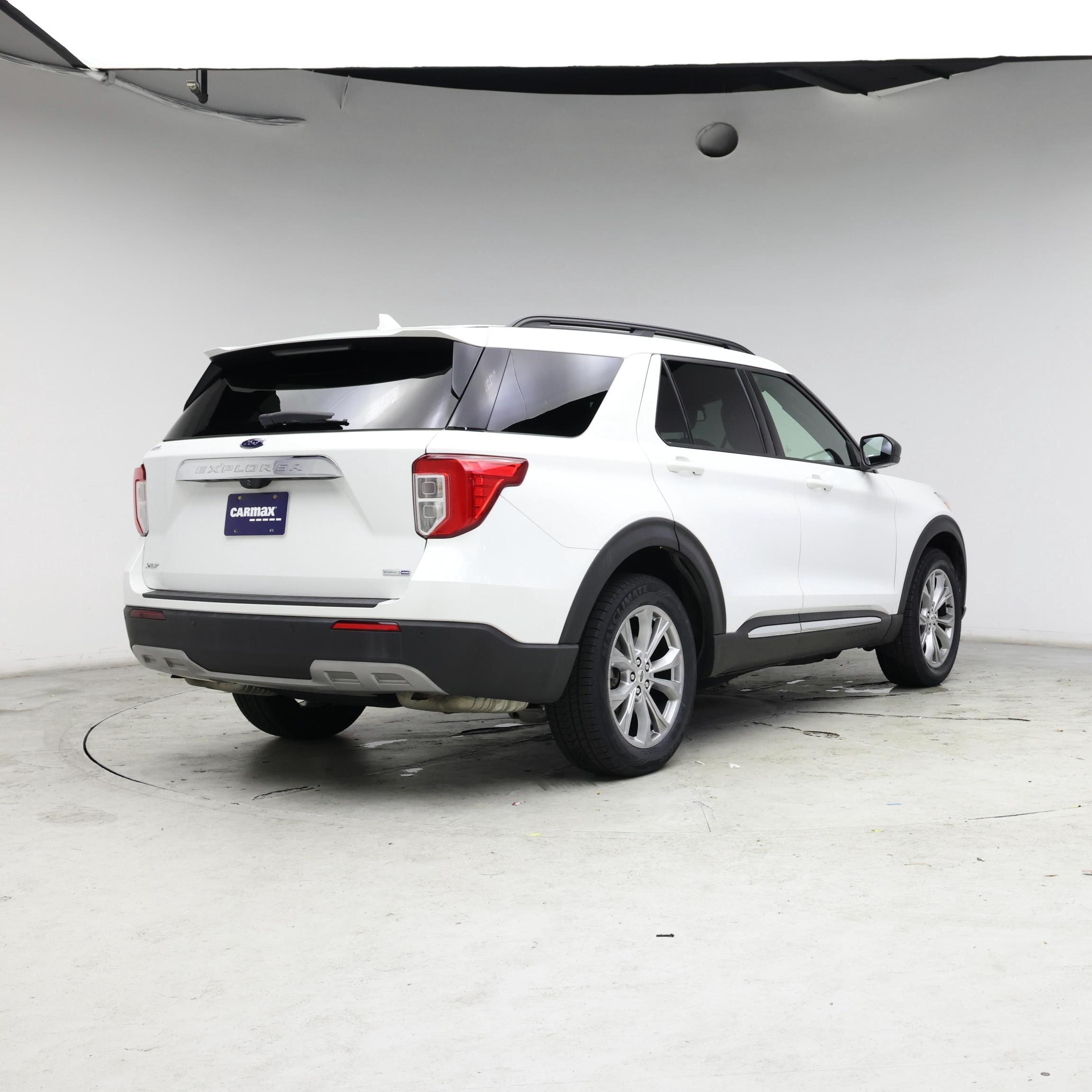 Thumbnail: 2020 Ford Explorer - 8