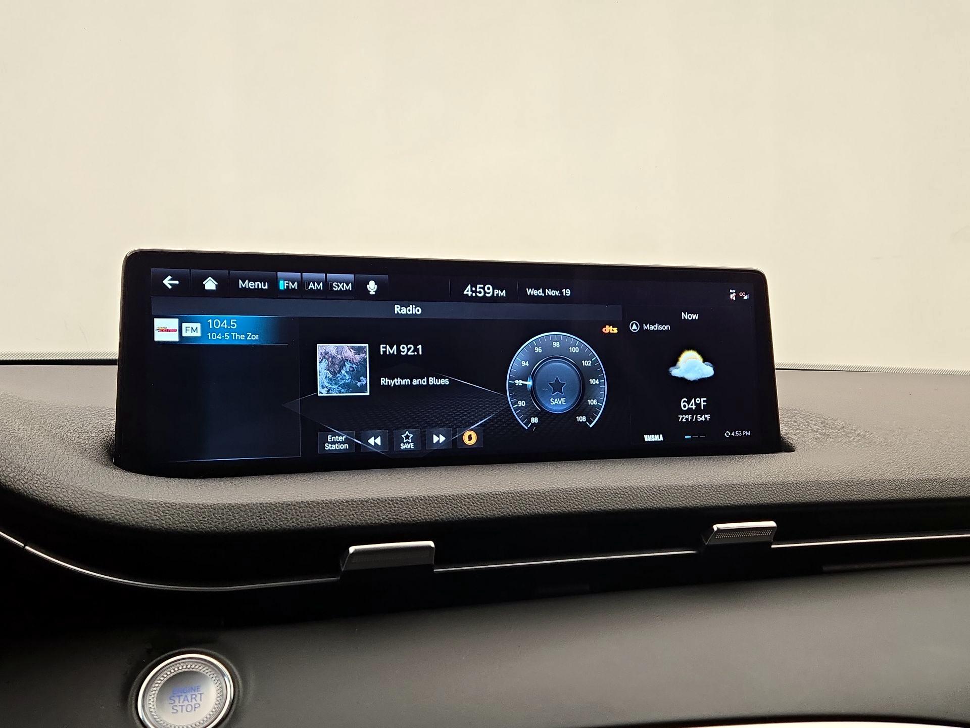 Thumbnail: 2023 Genesis GV70 - 15