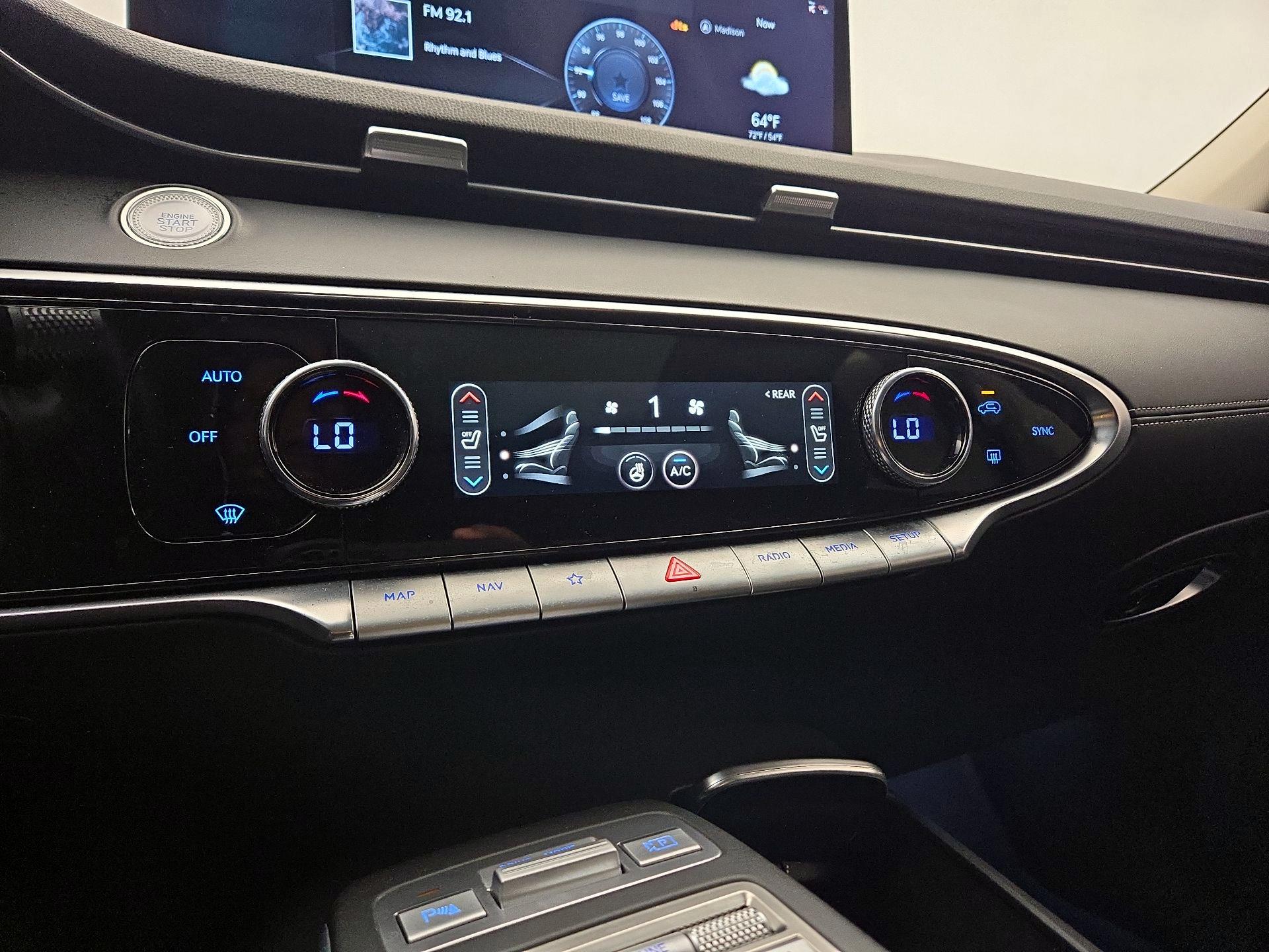 Thumbnail: 2023 Genesis GV70 - 16