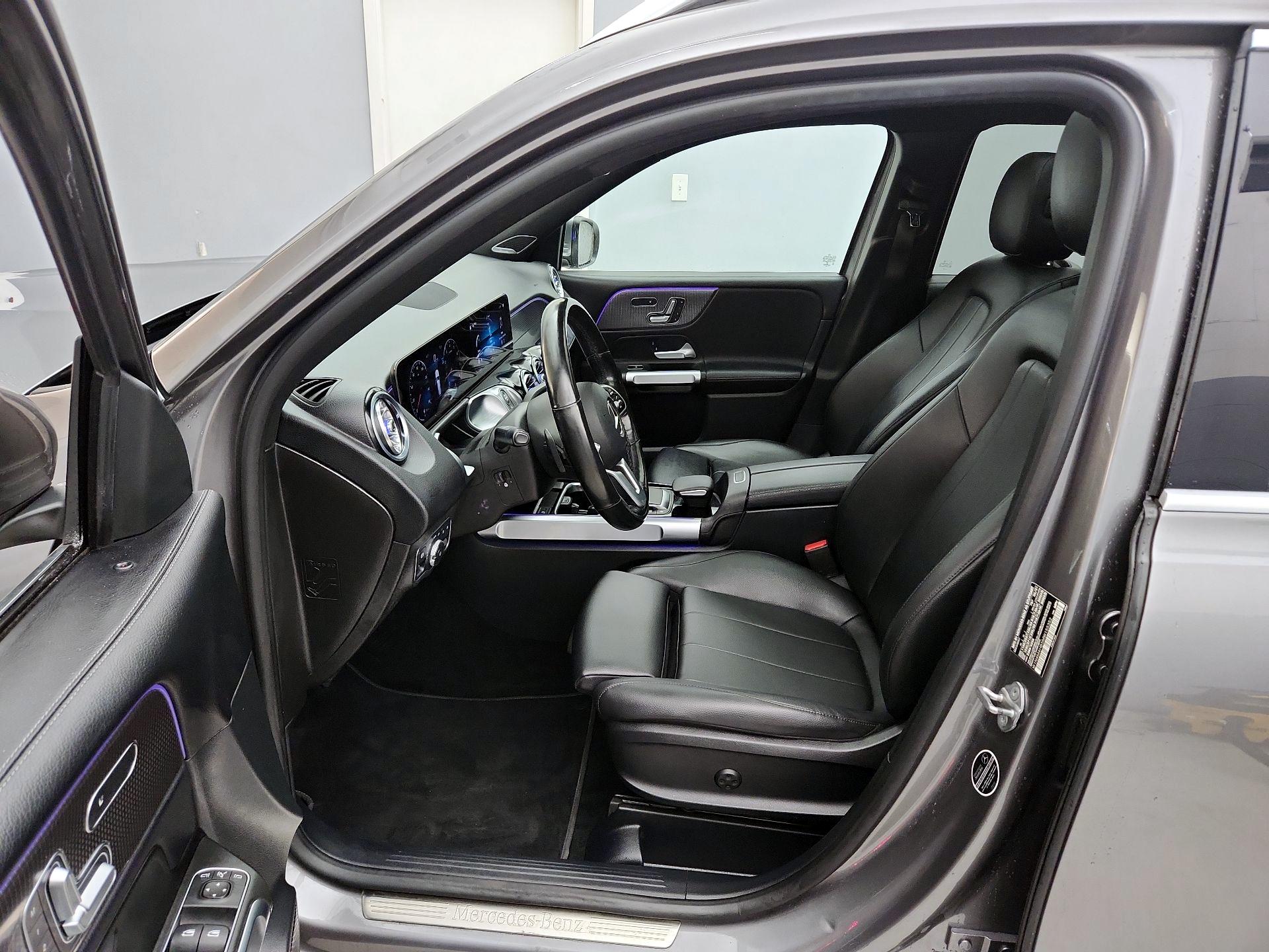 Thumbnail: 2021 Mercedes-Benz GLB - 11