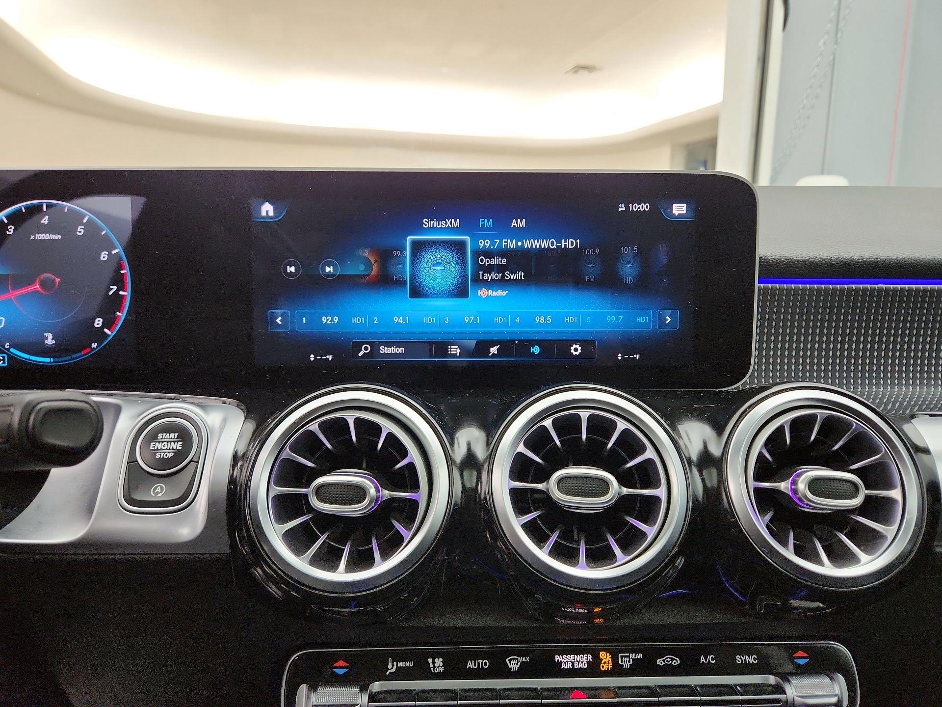 Thumbnail: 2021 Mercedes-Benz GLB - 15