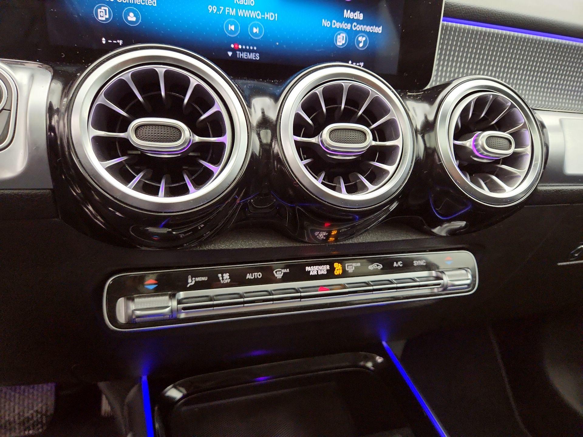 Thumbnail: 2021 Mercedes-Benz GLB - 16