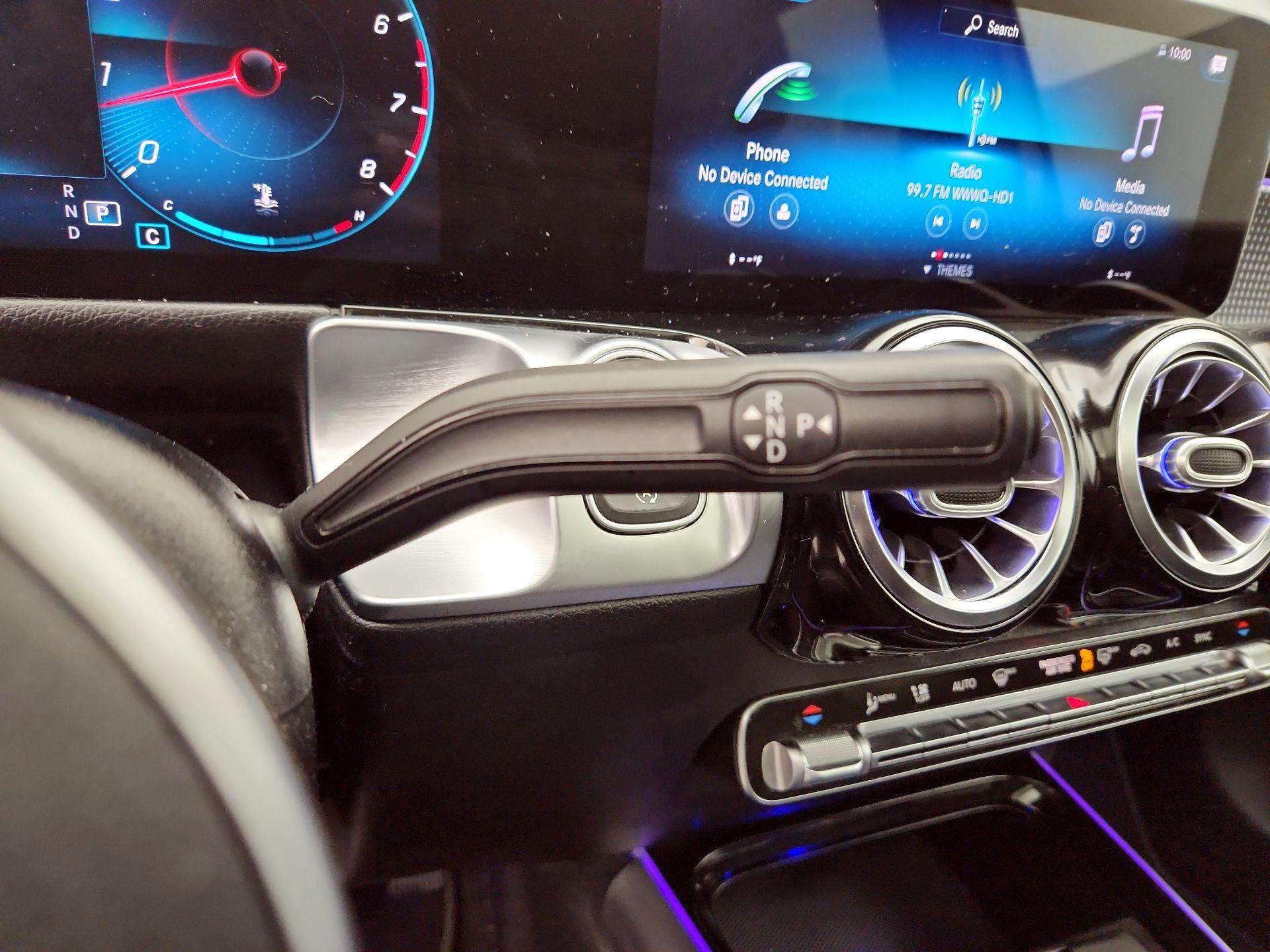 Thumbnail: 2021 Mercedes-Benz GLB - 17