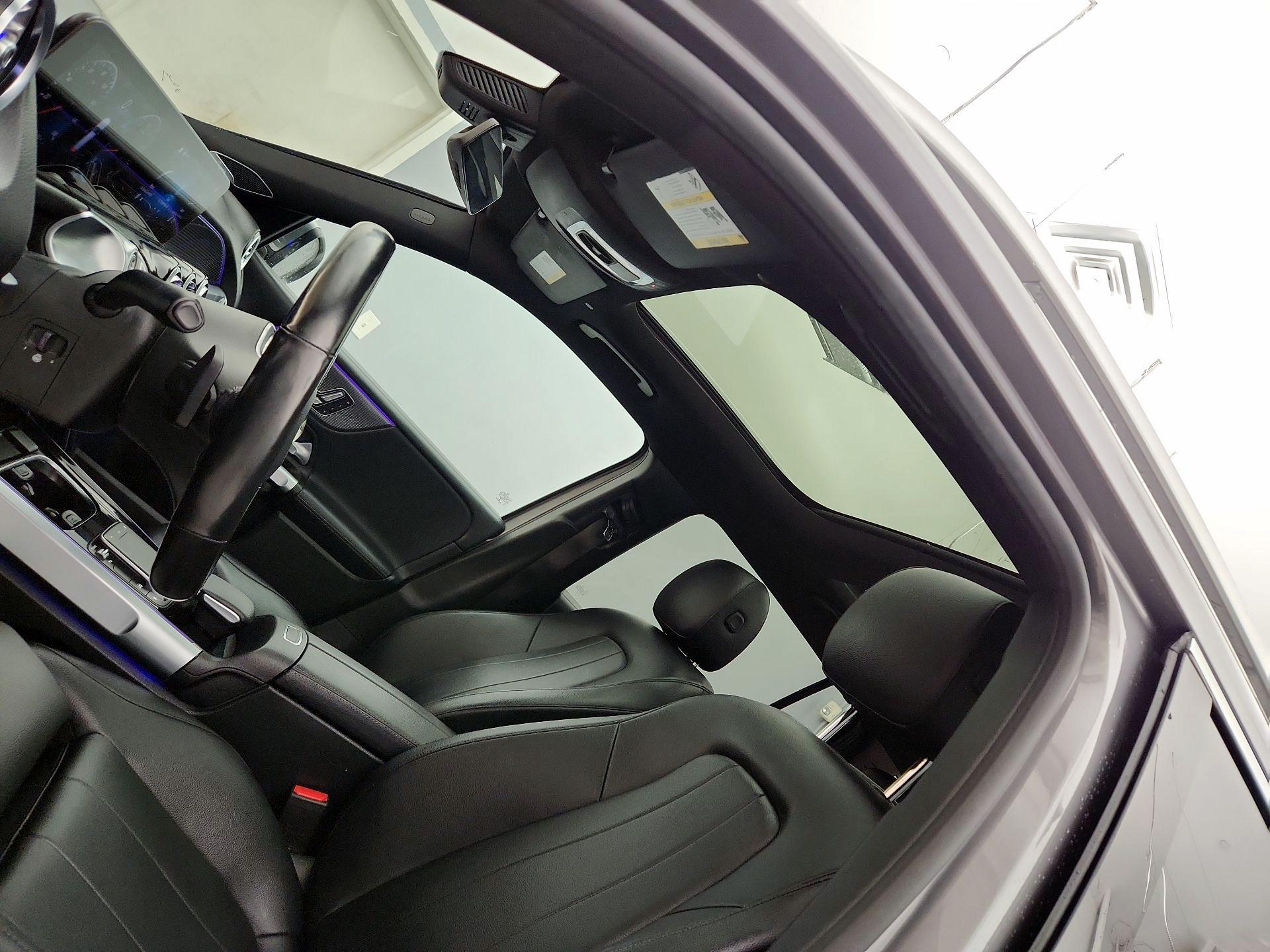 Thumbnail: 2021 Mercedes-Benz GLB - 19