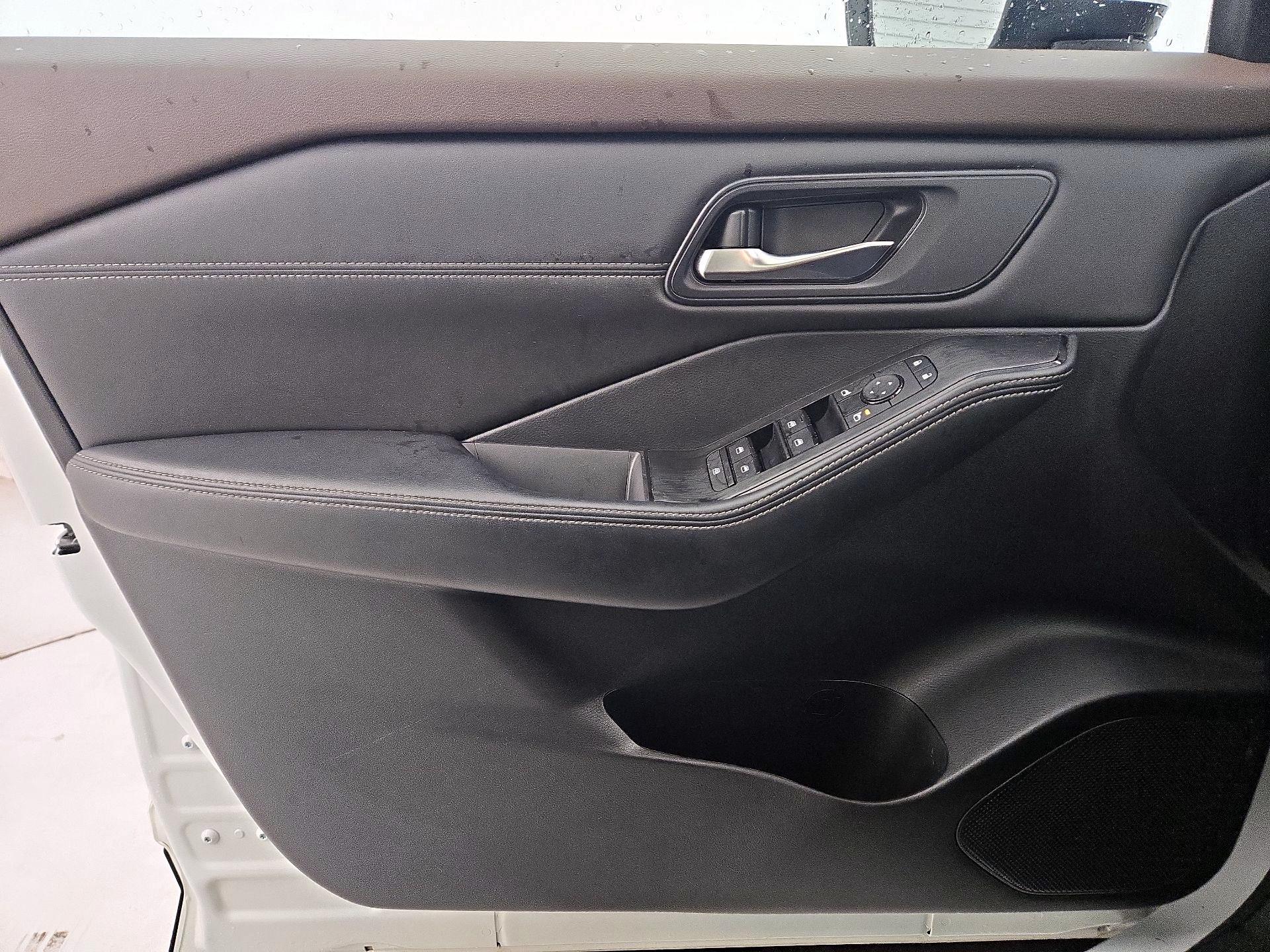 Thumbnail: 2022 Nissan Rogue - 12